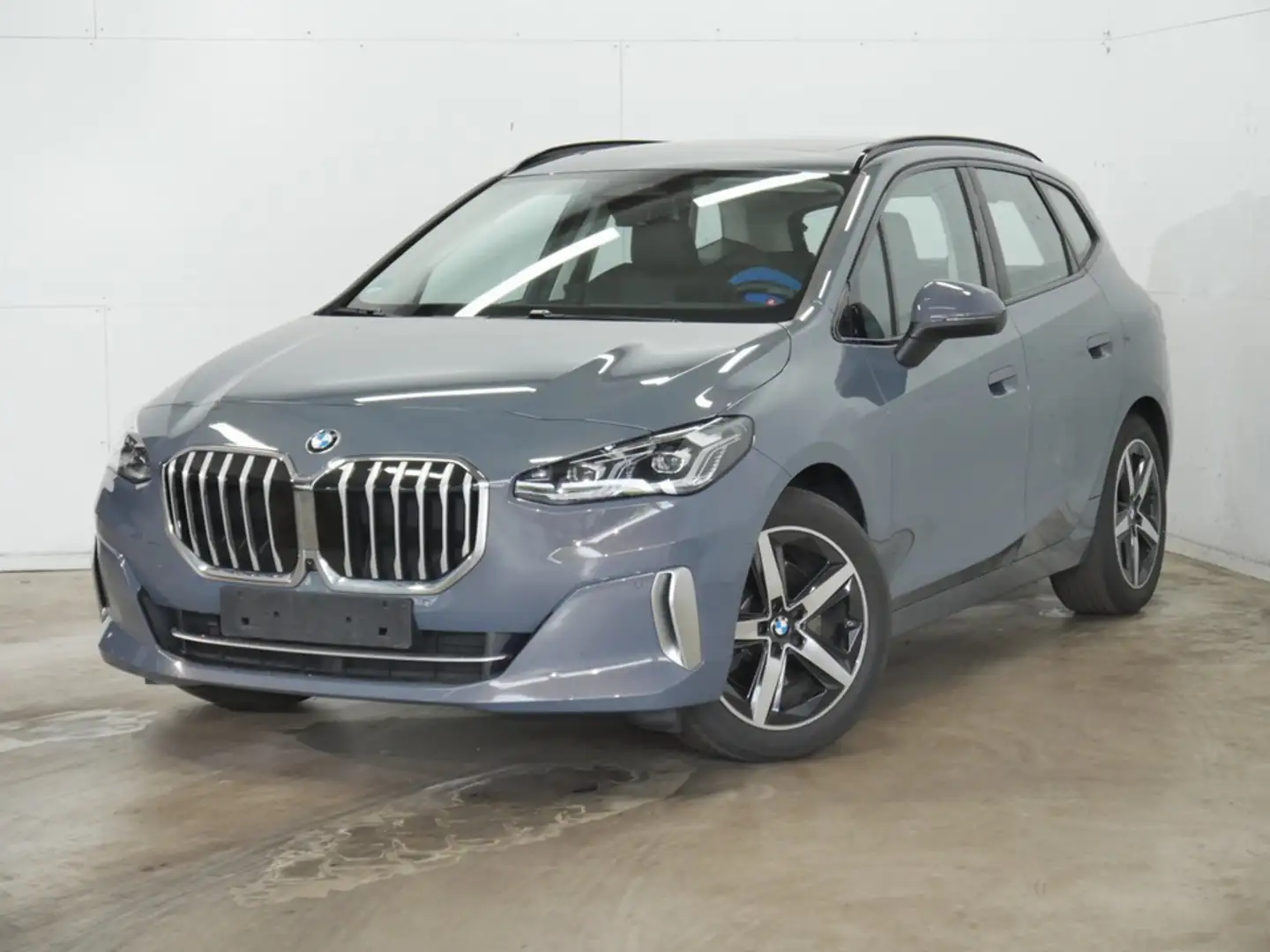 BMW 214 223d Active Tourer xDrive Steptronic DCT Luxury Li Grau - 2