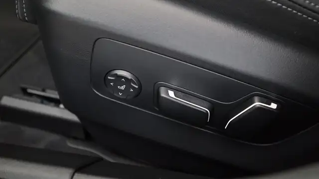 BMW 520 d xDrive *M-Paket/AHK/Paket Care/360°/H&K-Sound/Sitzlüftung* Ansicht 20