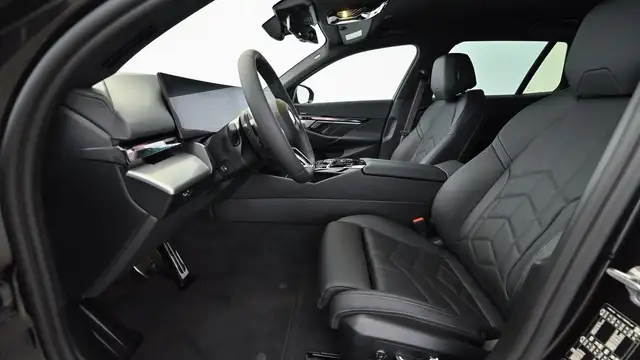 BMW 520 d xDrive *M-Paket/AHK/Paket Care/360°/H&K-Sound/Sitzlüftung* Ansicht 22