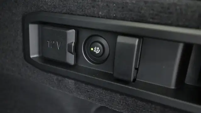 BMW 520 d xDrive *M-Paket/AHK/Paket Care/360°/H&K-Sound/Sitzlüftung* Ansicht 12