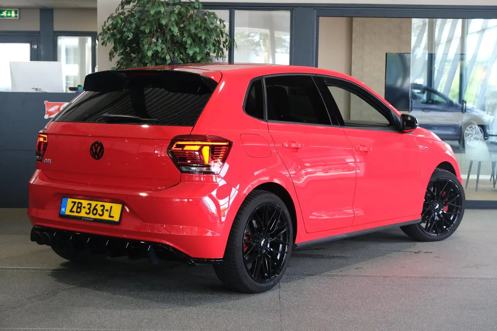 Volkswagen Polo GTI 2.0 TSI DSG 200 PK Navi Virtual Led Pdc Climate Rosso - 2