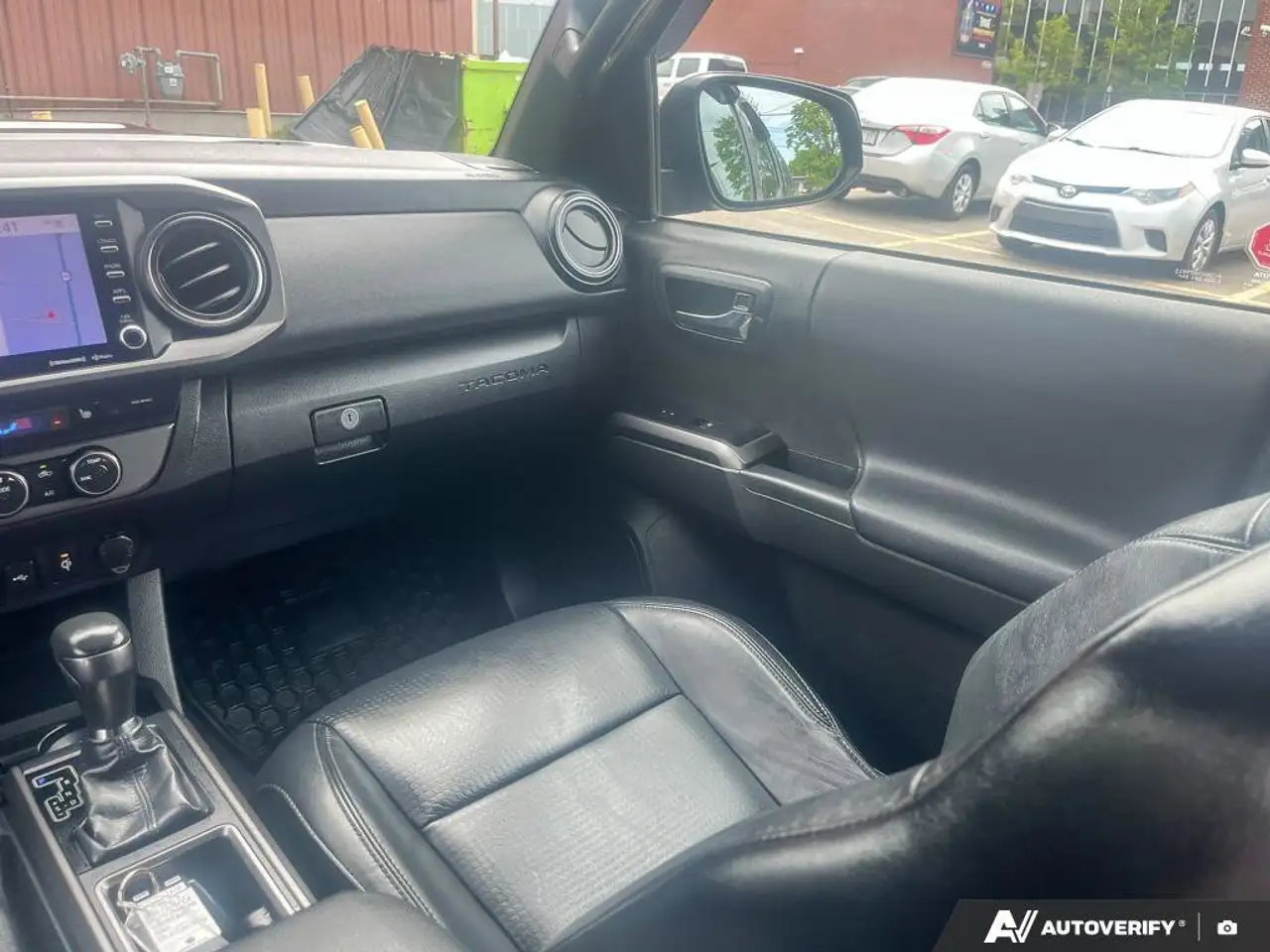 Toyota Tacoma снимка Toyota Tacoma