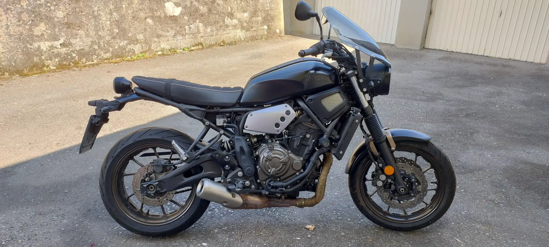 Yamaha XSR 700 Black - 1