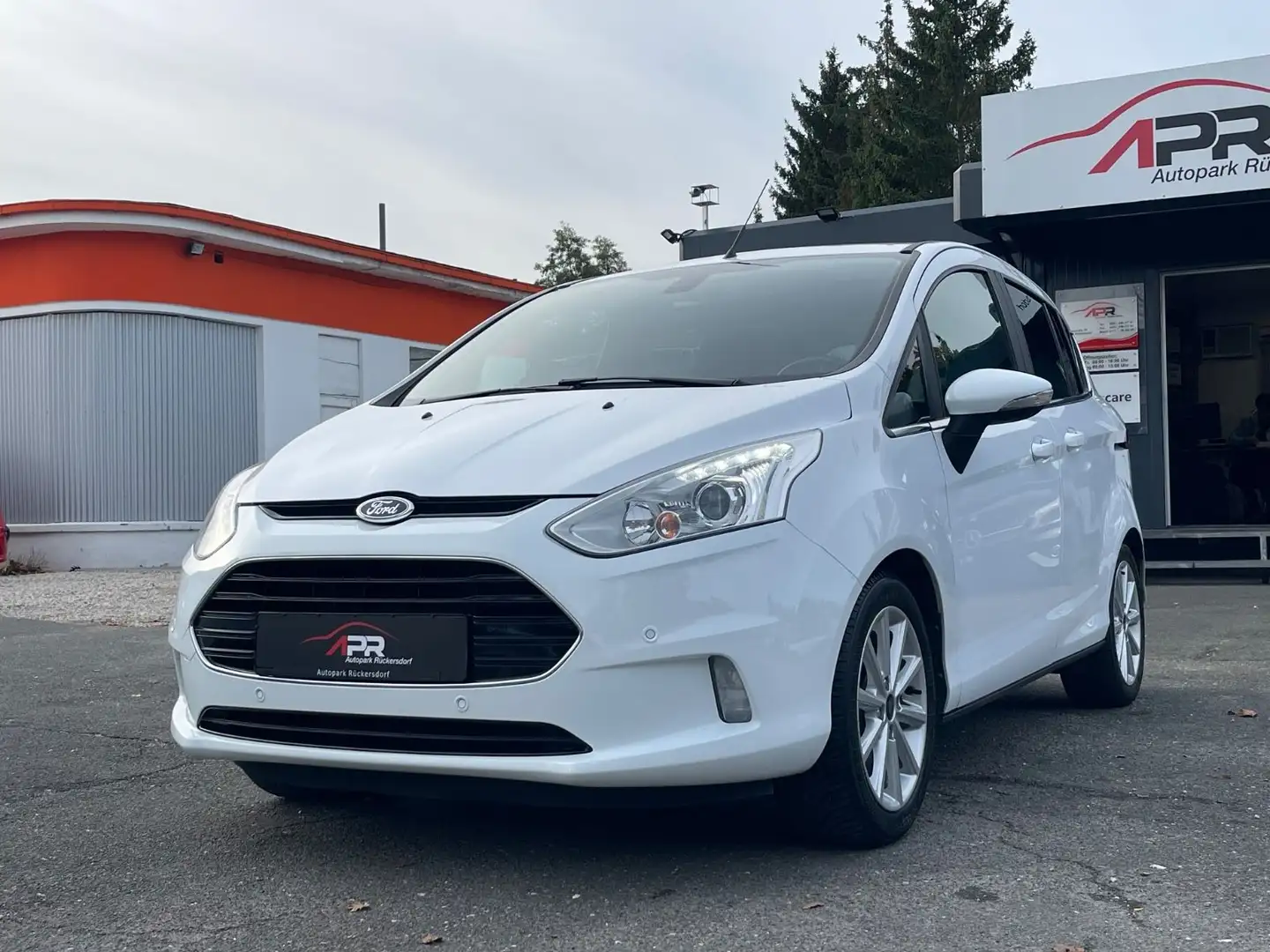 Ford B-Max B-MAX Titanium Klima EU6 Lückenlos SH gepflegt Weiß - 1