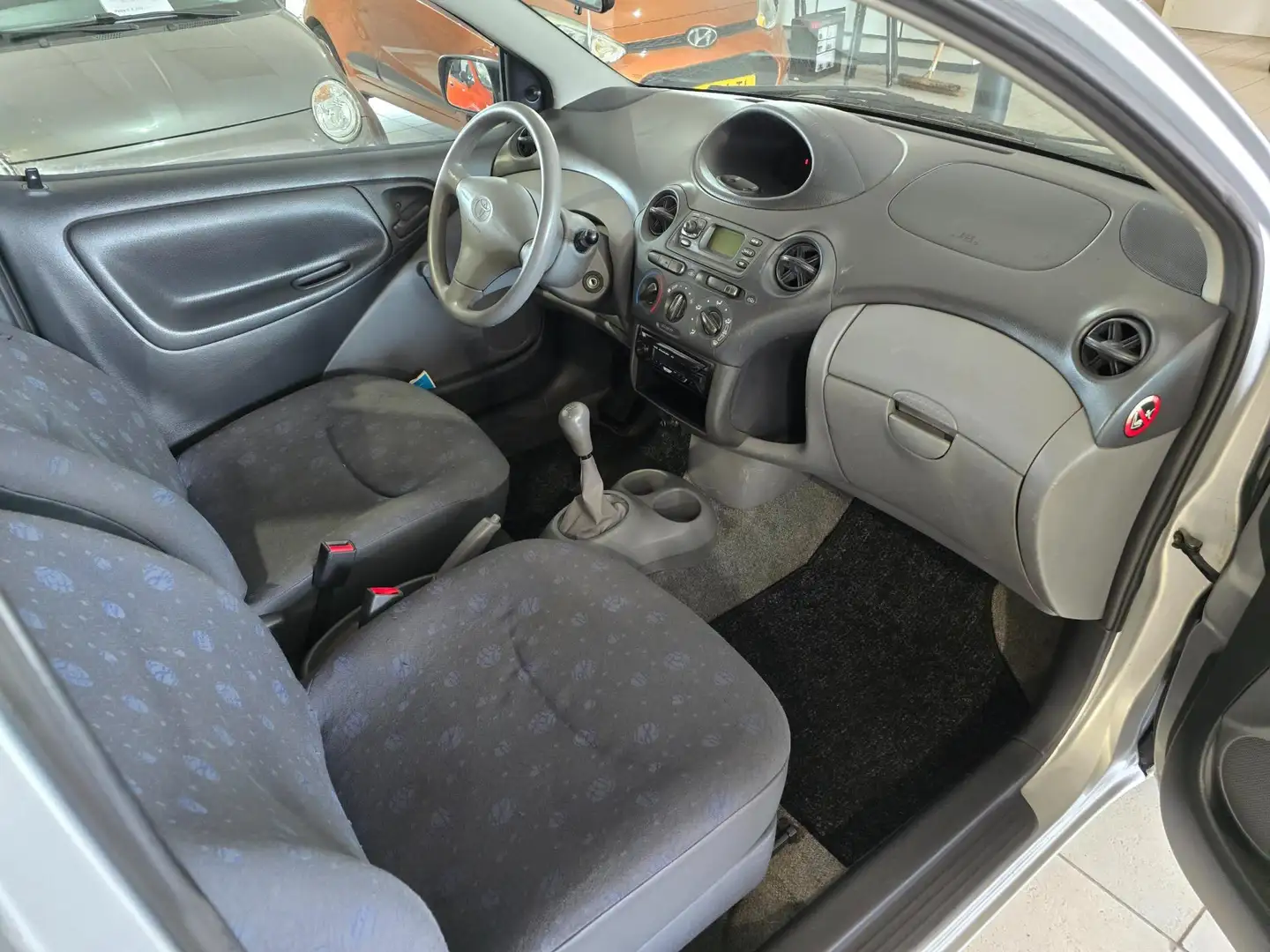 Toyota Yaris 1.0 VVT-i | Stuurbekrachtiging | Nette staat | Nie Grigio - 2