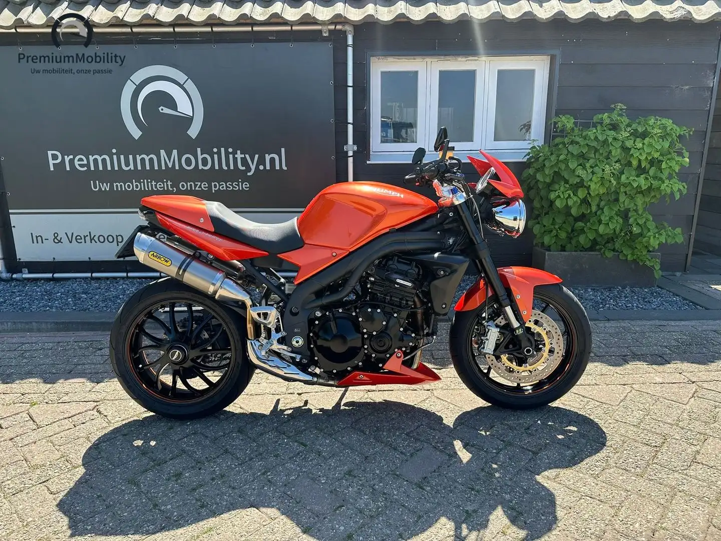Triumph Speed Triple 1050 Portocaliu - 2