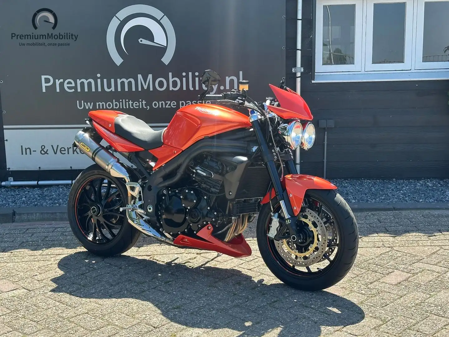 Triumph Speed Triple 1050 Portocaliu - 1