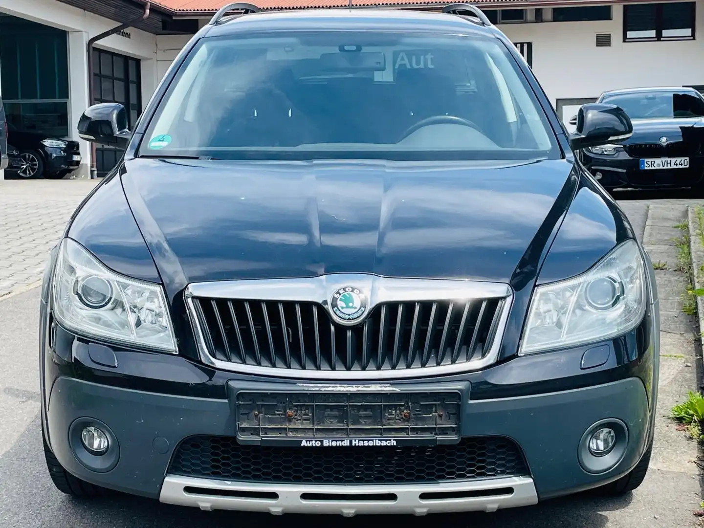 Skoda Octavia Combi Scout 4X4 Zwart - 2