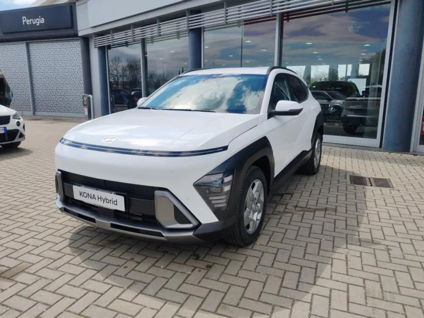 Hyundai KONA 2ªs. (2023-) 1.0 T-GDI Hybrid 48V iMT XLine Plus Bianco - 1