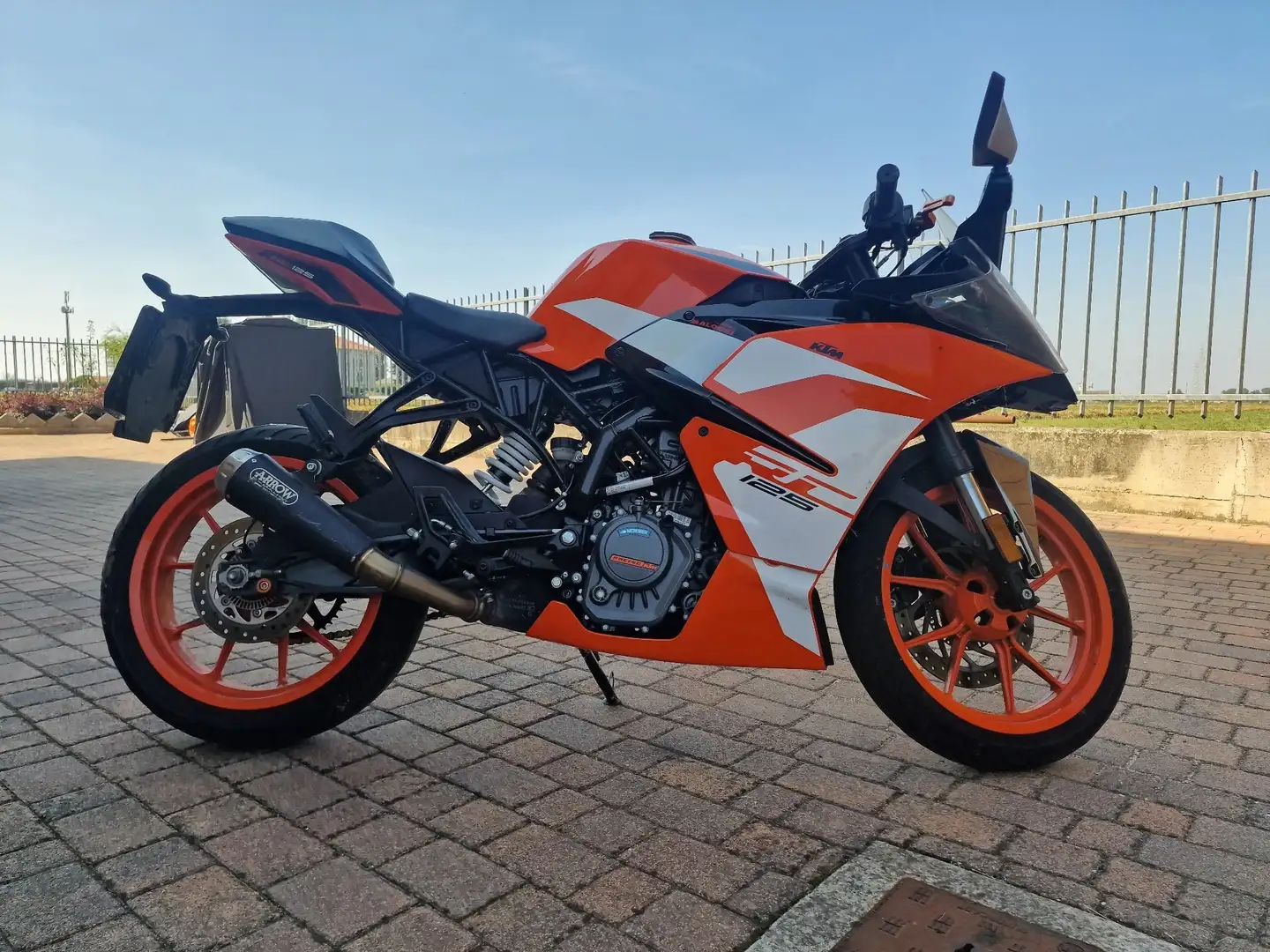 KTM RC 125 Arancione - 2