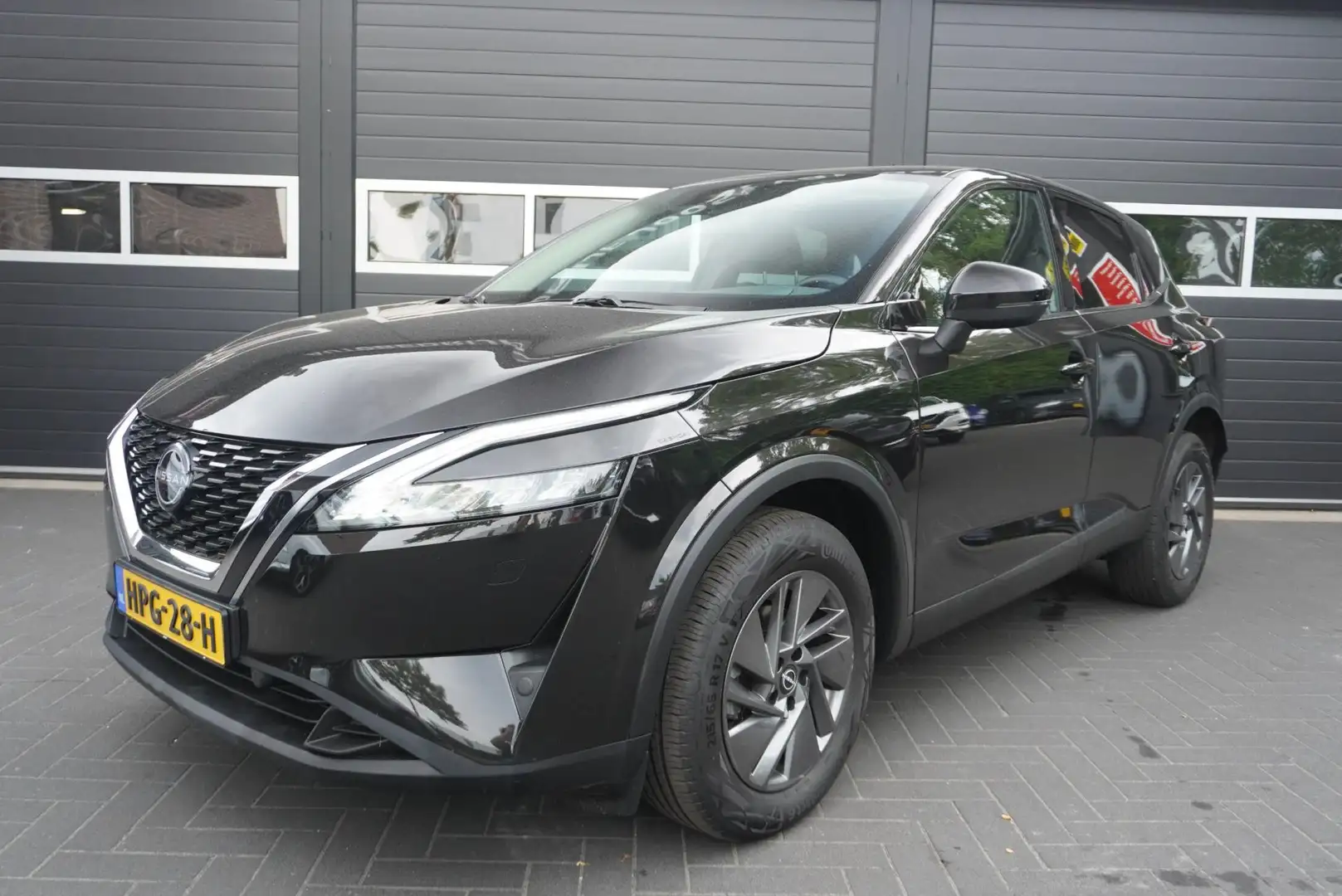 Nissan Qashqai 1.3 MHEV Xtronic Acenta Aut/Carplay/Camera/Stuur-, Zwart - 1