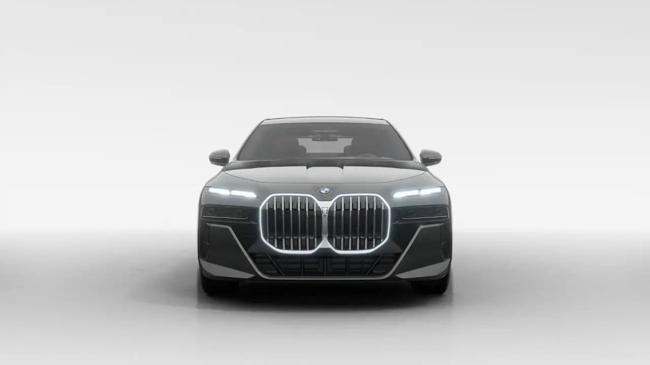 BMW 7 Series снимка BMW 7 Series