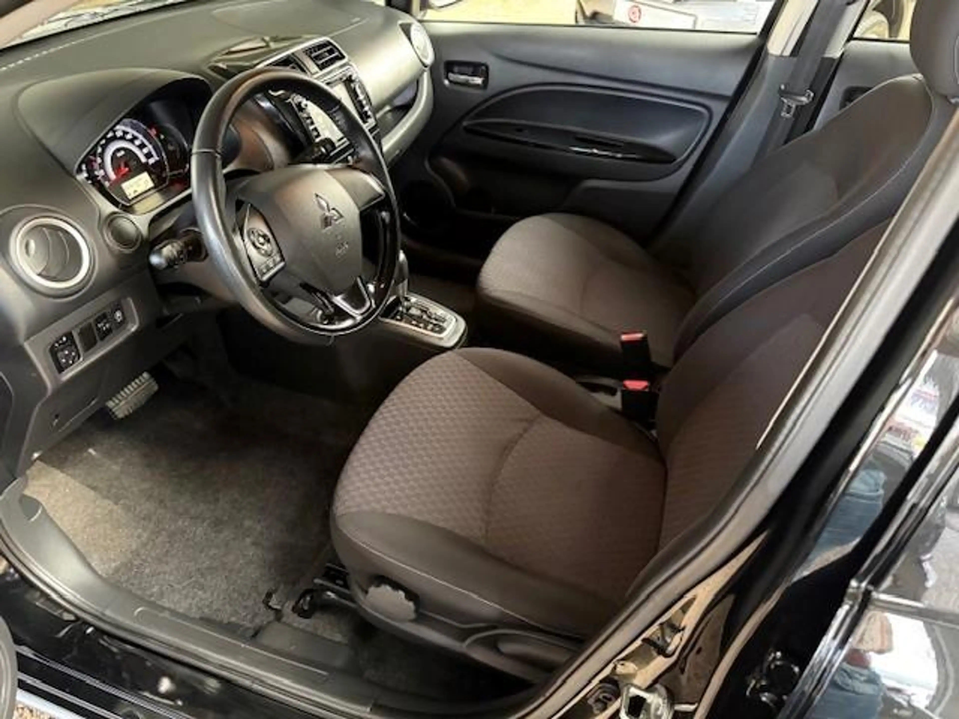 Mitsubishi Space Star 1.0 Active — photo 5