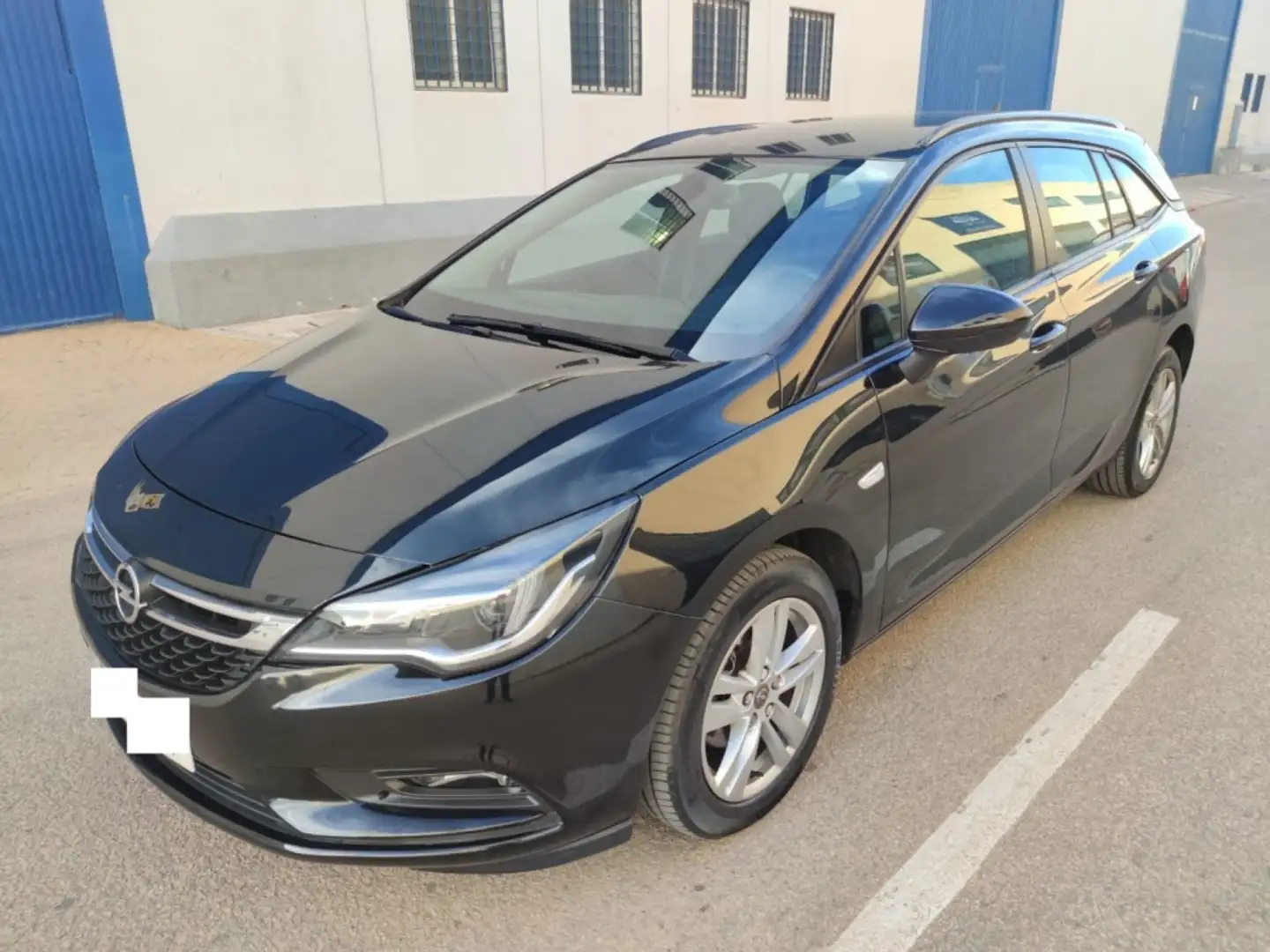Opel Astra ST 1.6CDTi Business 110 Noir - 1