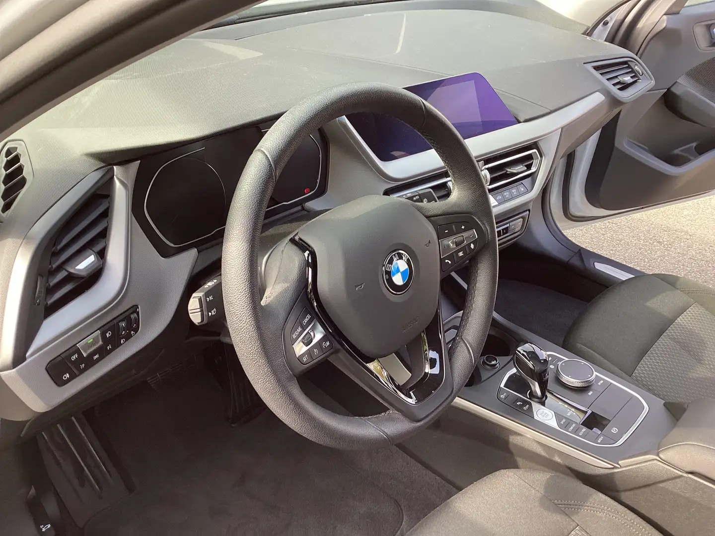 BMW 118 i Hatch Advantage Live Cockpit Plus Blanc - 2