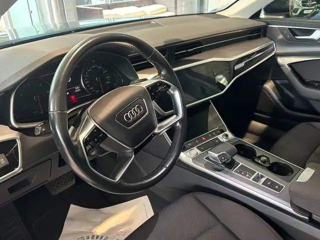 Audi A6 Avant view 14
