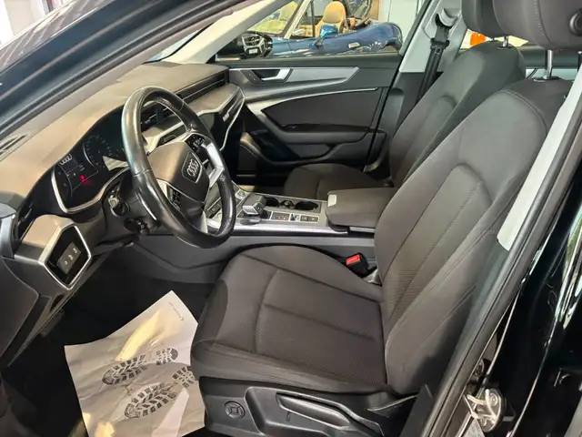 Audi A6 Avant view 11