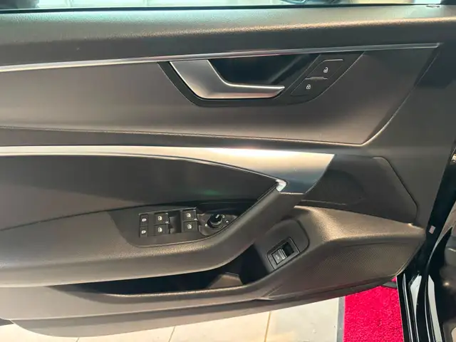 Audi A6 Avant view 15