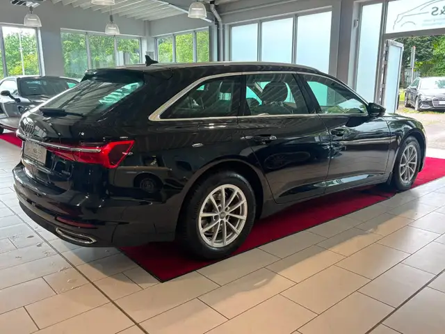 Audi A6 Avant view 7