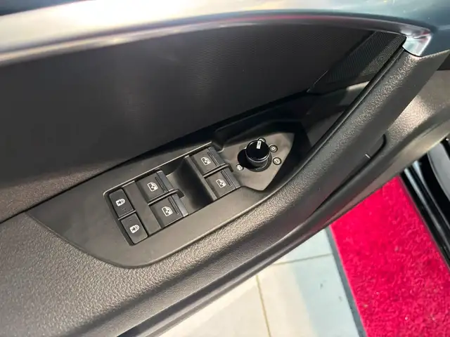 Audi A6 Avant view 13
