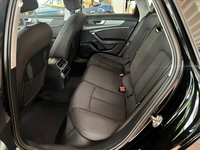 Audi A6 Avant view 10