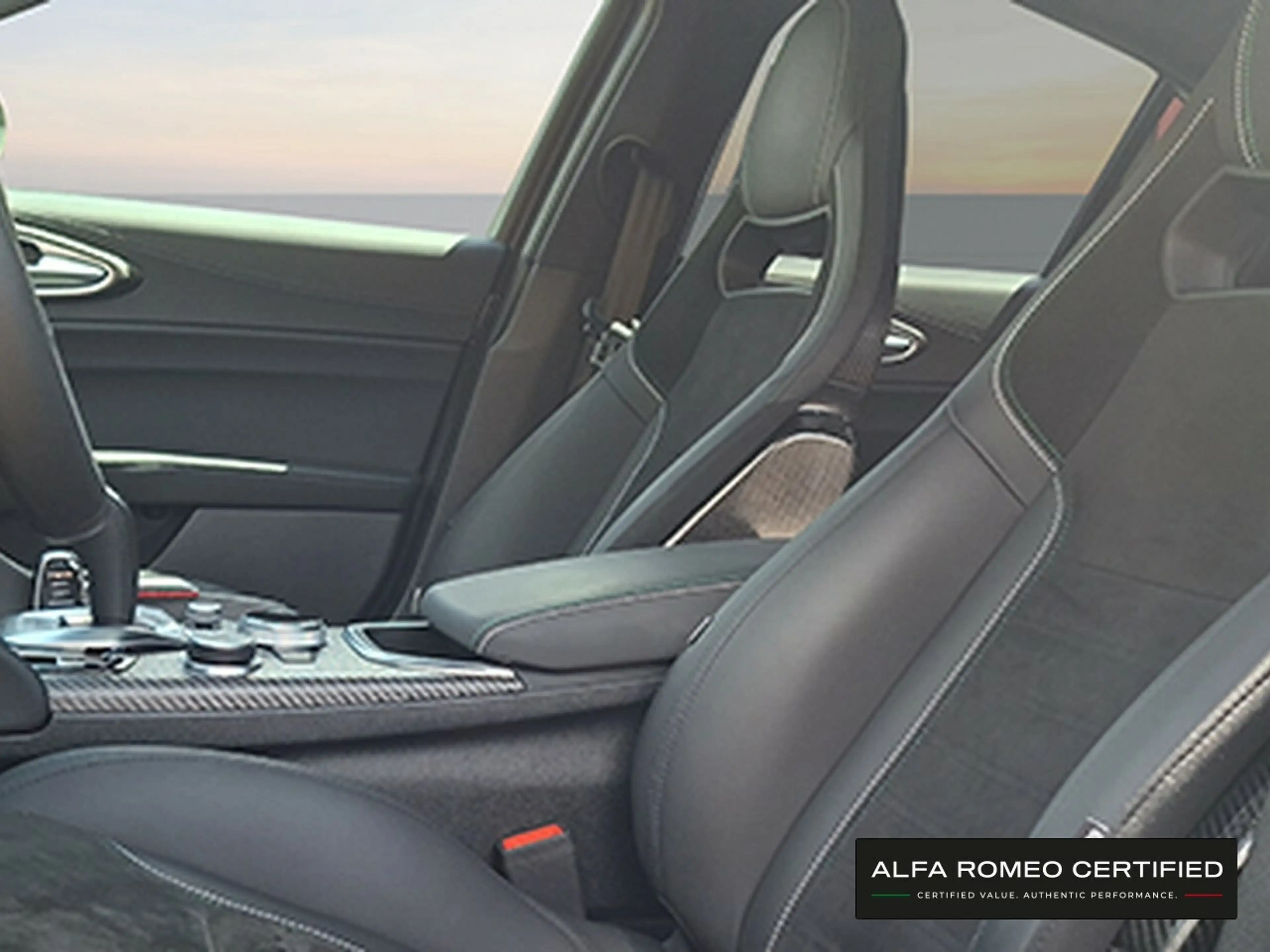 Alfa Romeo Giulia Quadrifoglio MY24 2.9 V6 Bi-Turbo AT8 — photo 11