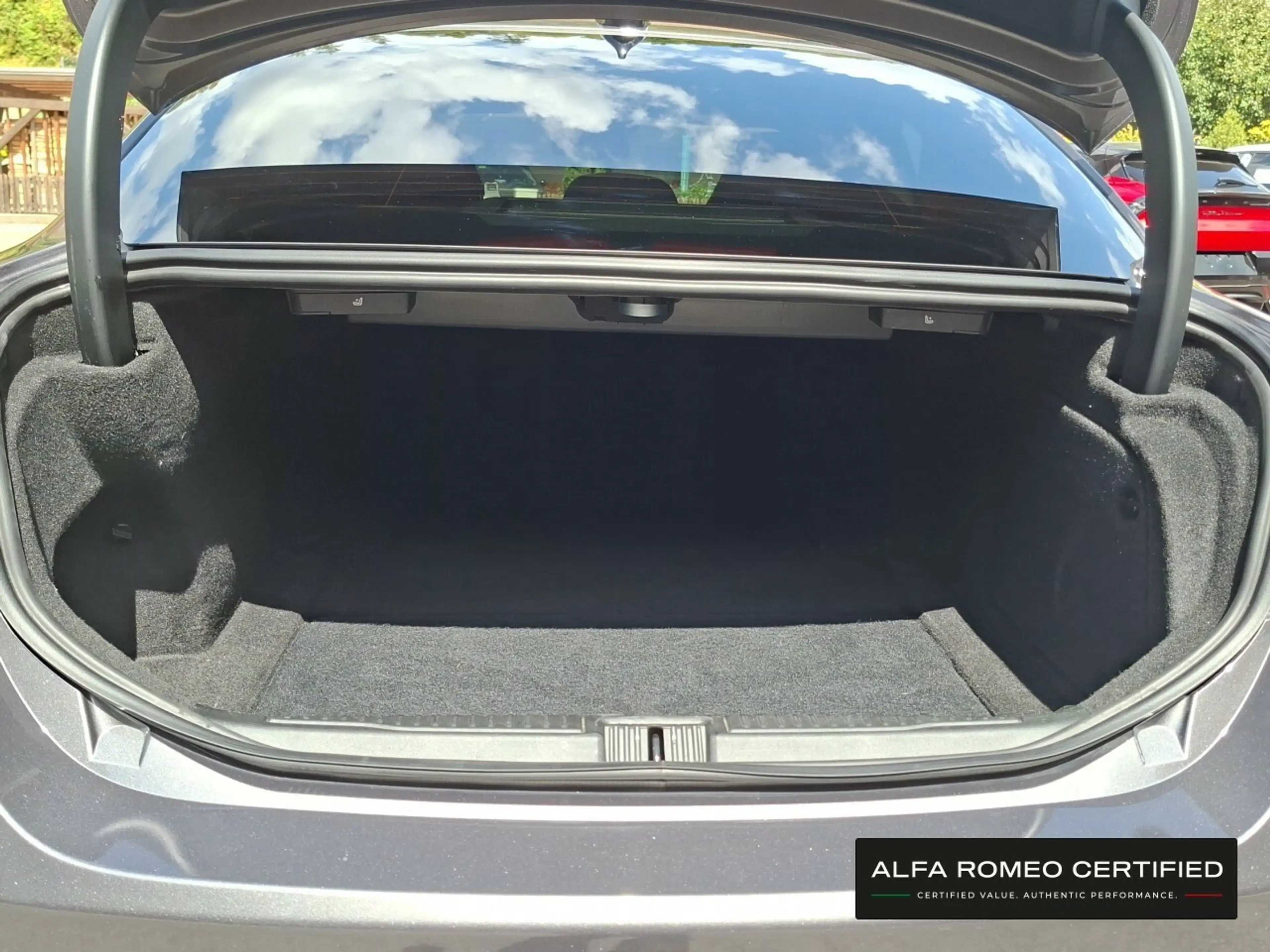 Alfa Romeo Giulia Quadrifoglio MY24 2.9 V6 Bi-Turbo AT8 — photo 6