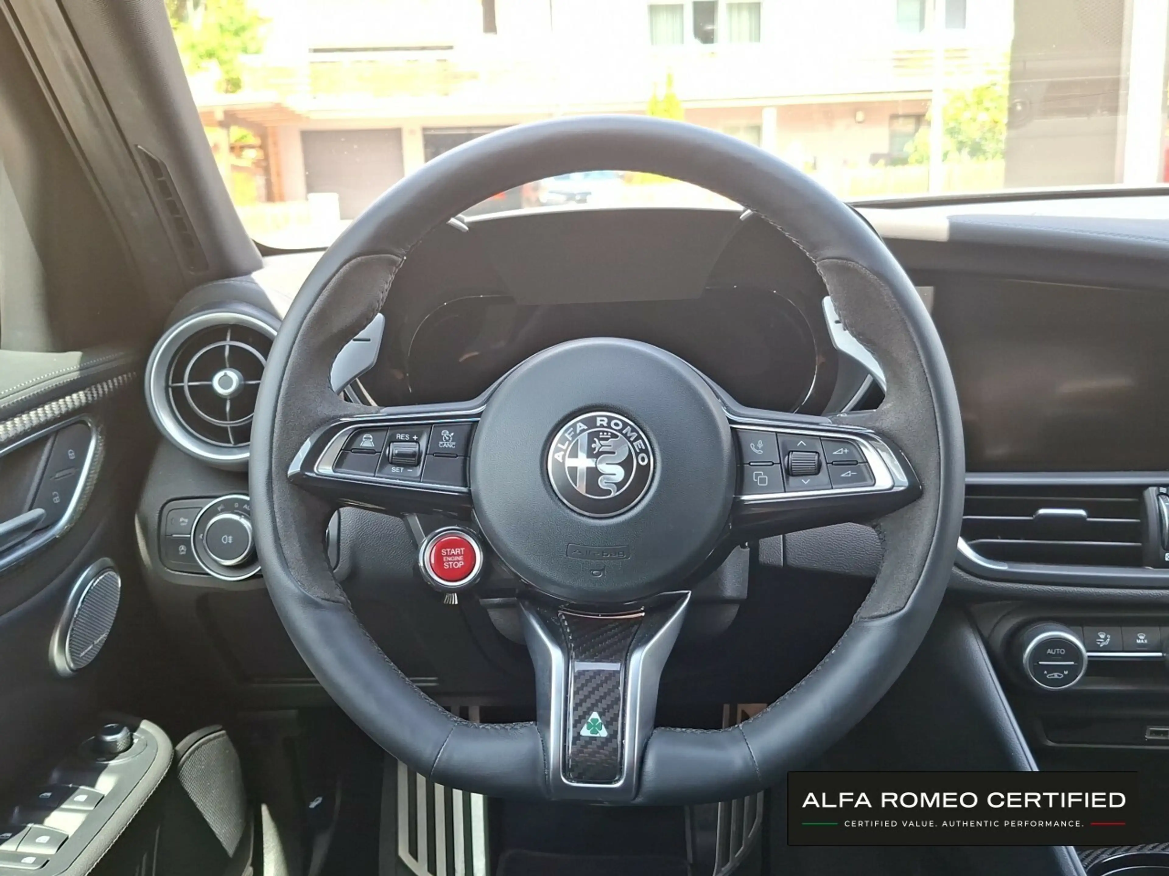 Alfa Romeo Giulia Quadrifoglio MY24 2.9 V6 Bi-Turbo AT8 — photo 9