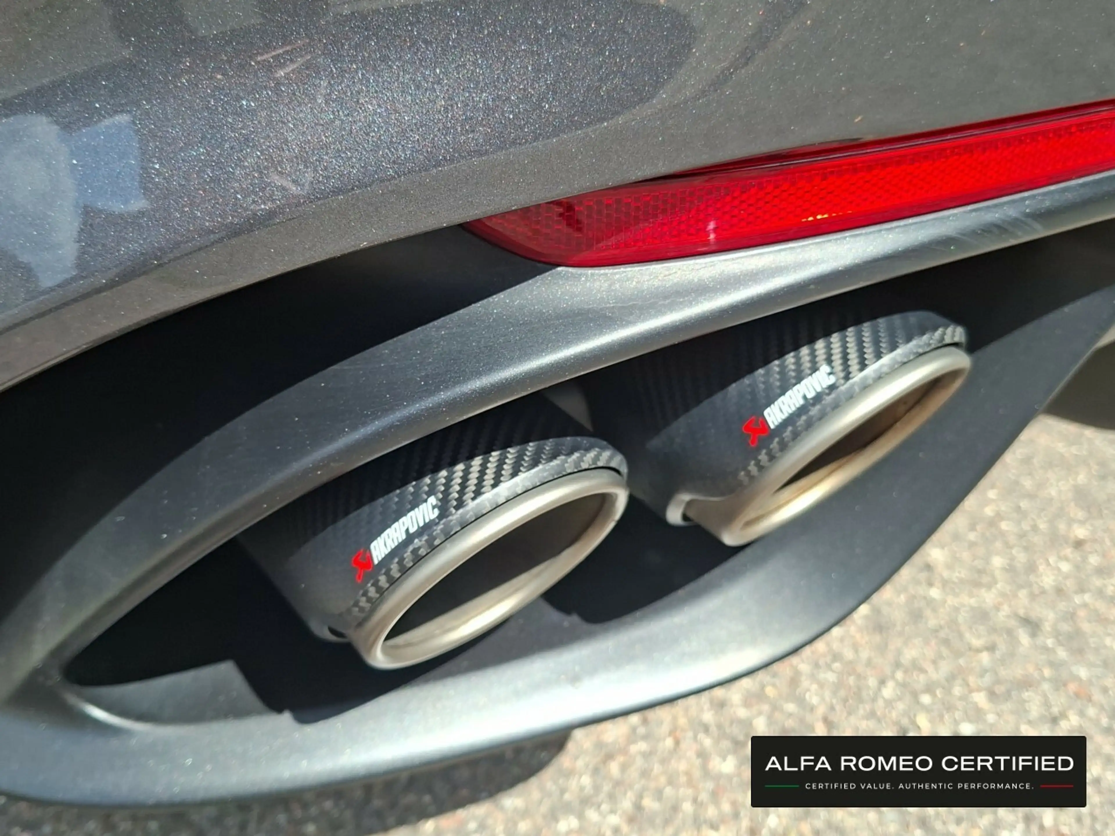 Alfa Romeo Giulia Quadrifoglio MY24 2.9 V6 Bi-Turbo AT8 — photo 21