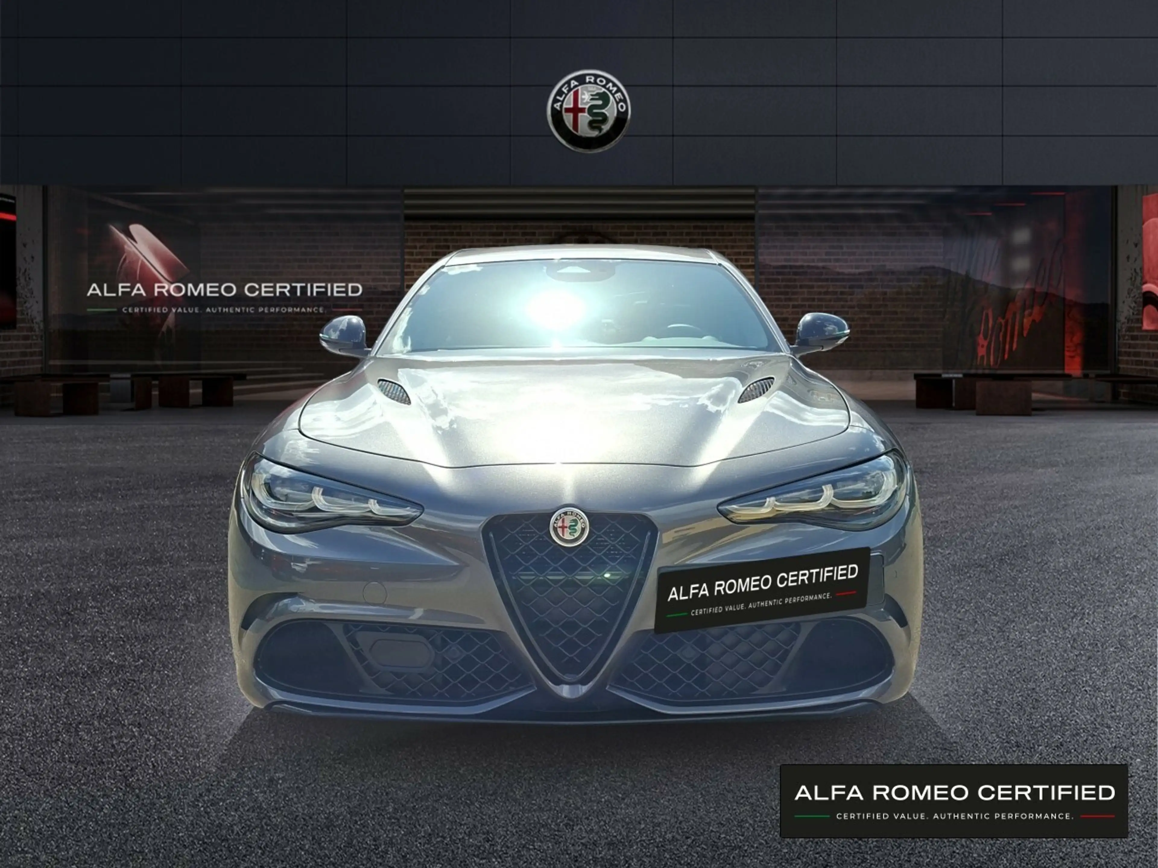 Alfa Romeo Giulia Quadrifoglio MY24 2.9 V6 Bi-Turbo AT8 — photo 2