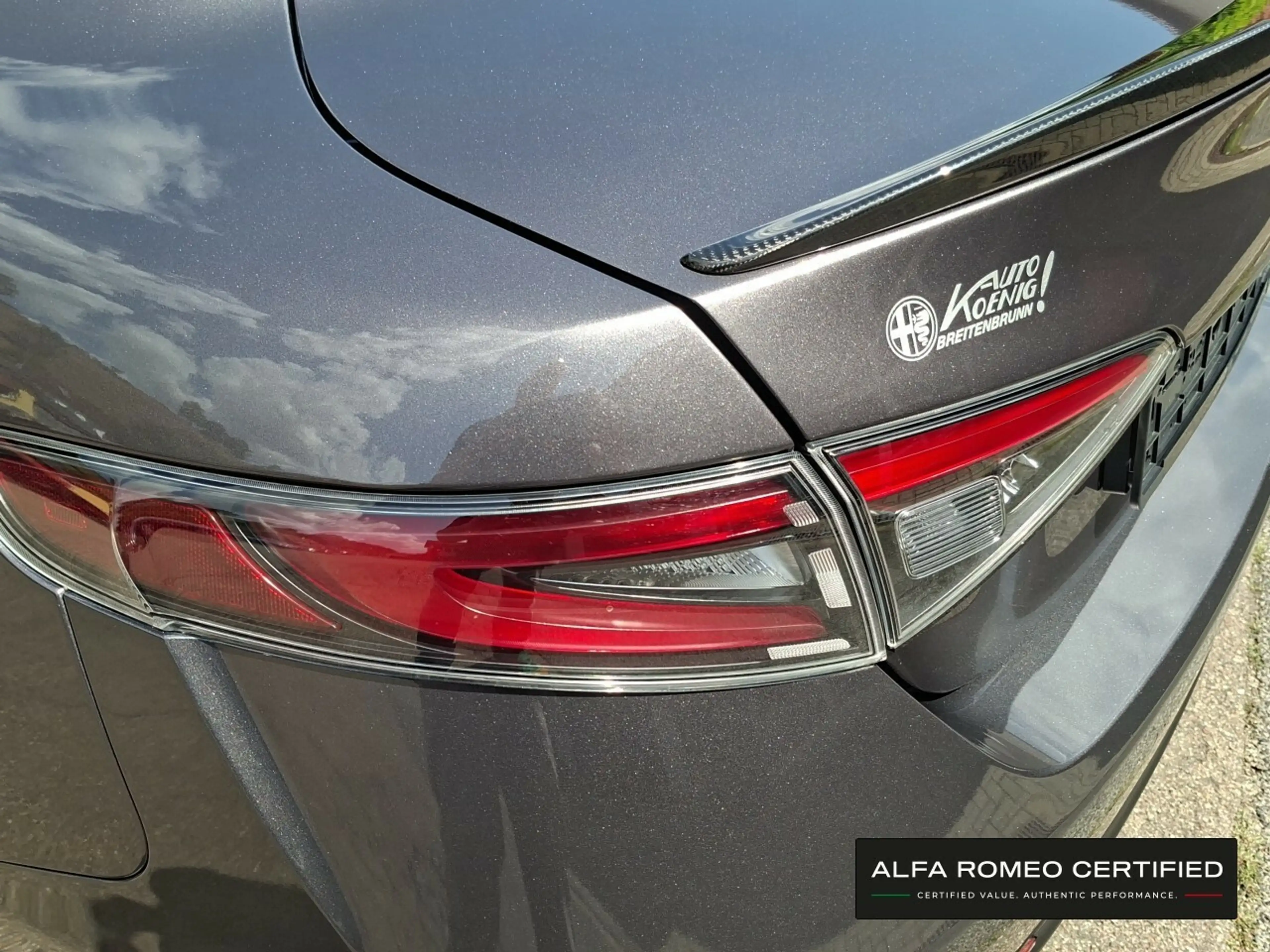 Alfa Romeo Giulia Quadrifoglio MY24 2.9 V6 Bi-Turbo AT8 — photo 15