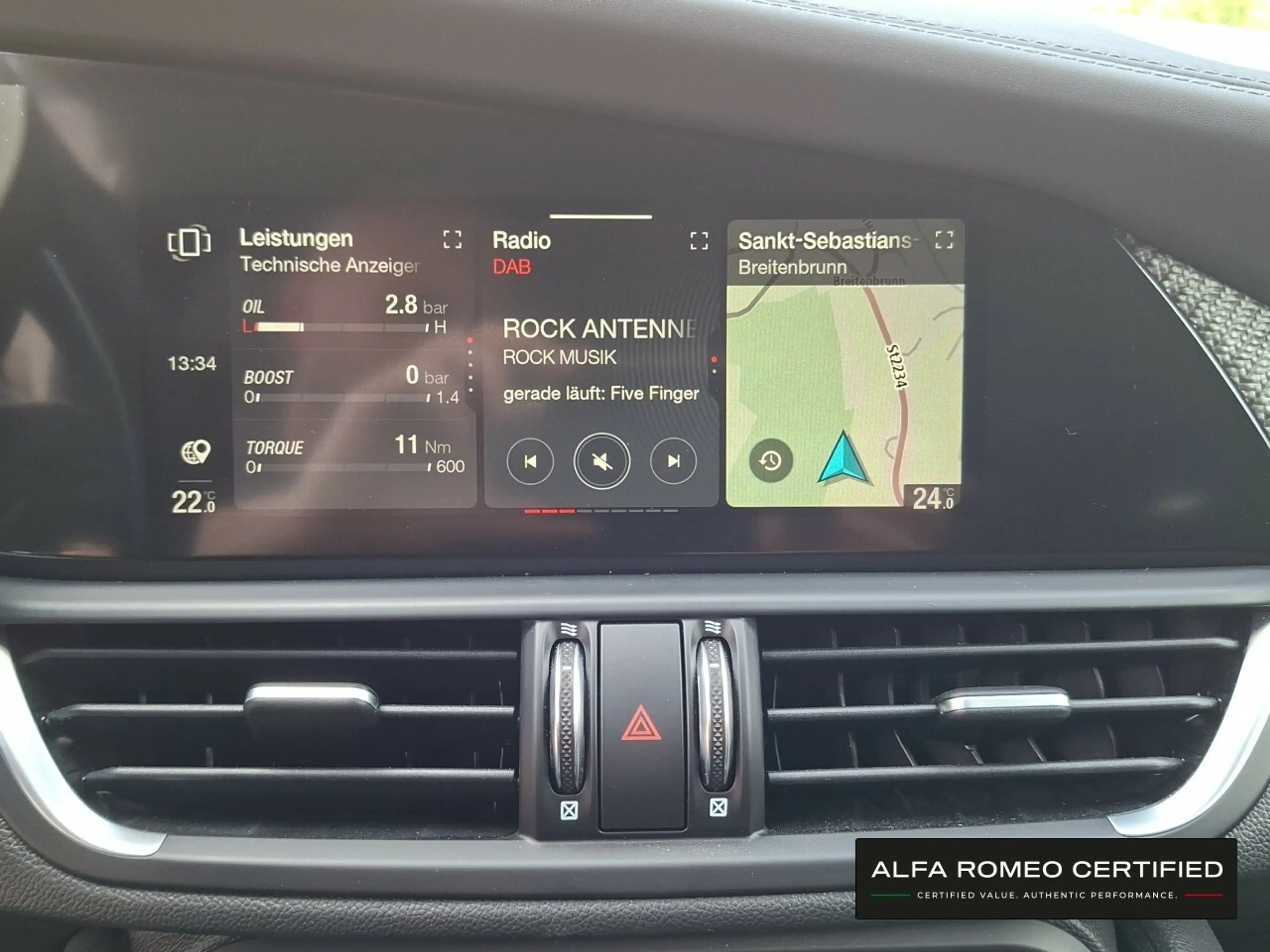 Alfa Romeo Giulia Quadrifoglio MY24 2.9 V6 Bi-Turbo AT8 — photo 16