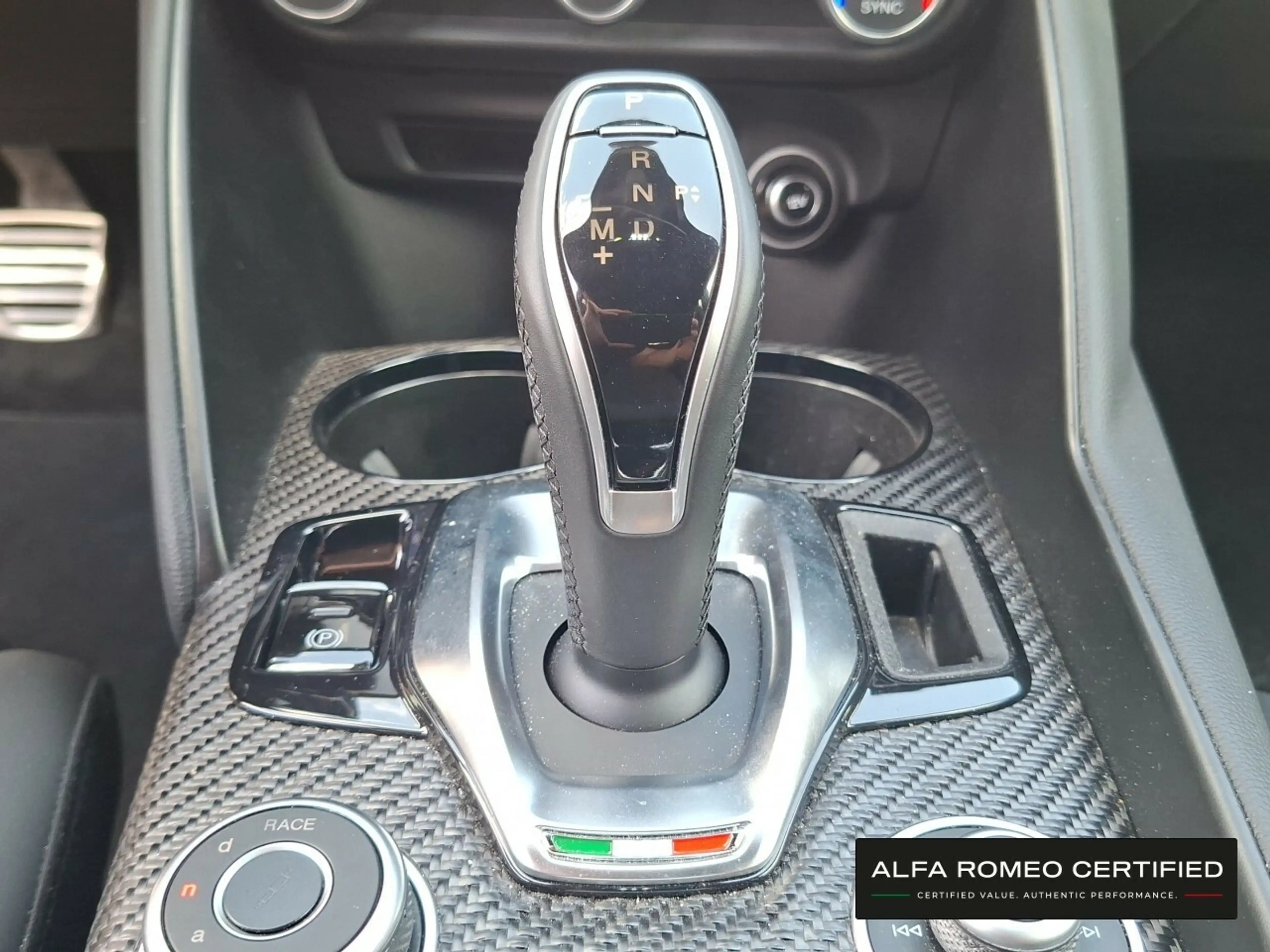 Alfa Romeo Giulia Quadrifoglio MY24 2.9 V6 Bi-Turbo AT8 — photo 17