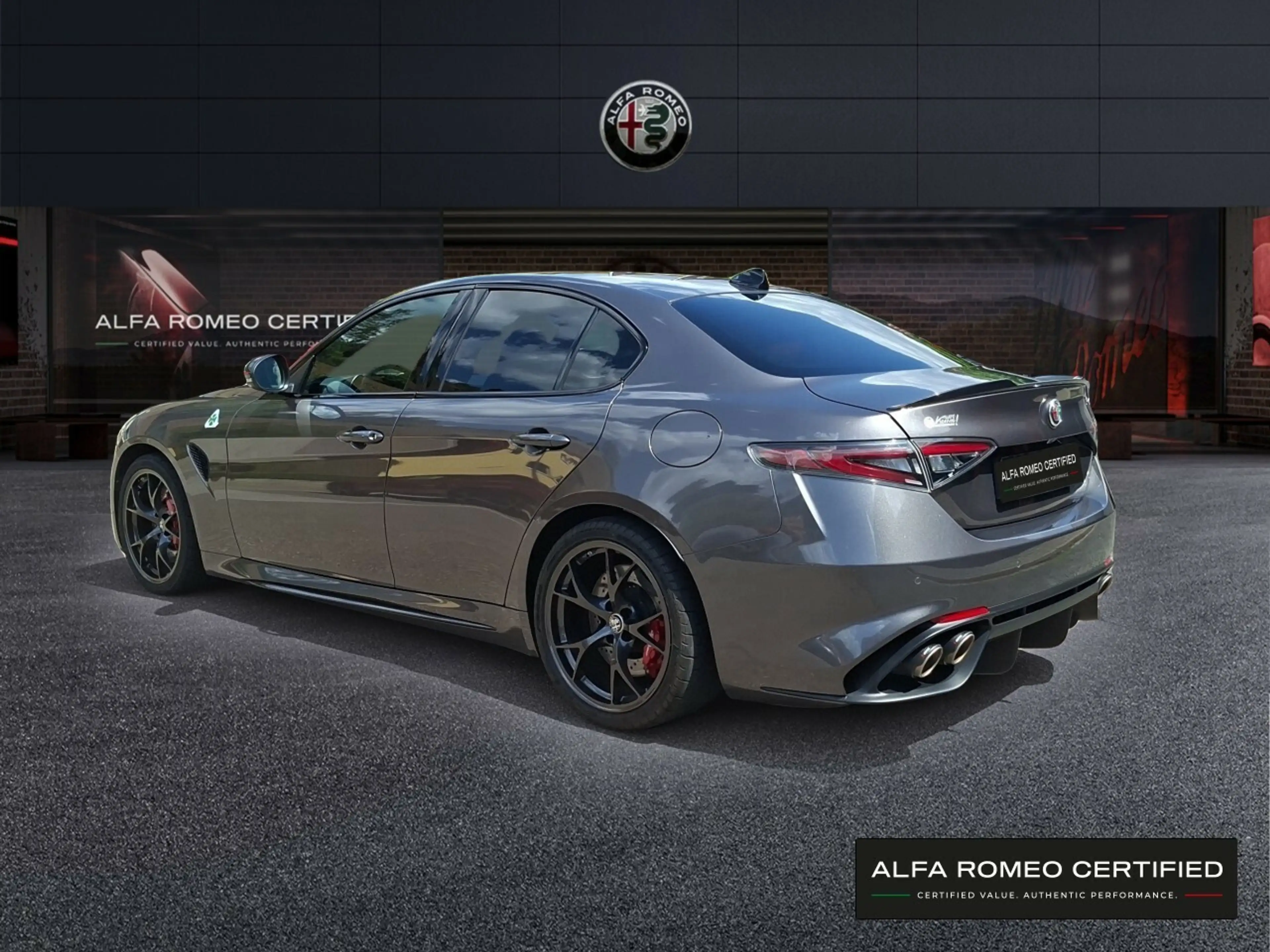Alfa Romeo Giulia Quadrifoglio MY24 2.9 V6 Bi-Turbo AT8 — photo 7