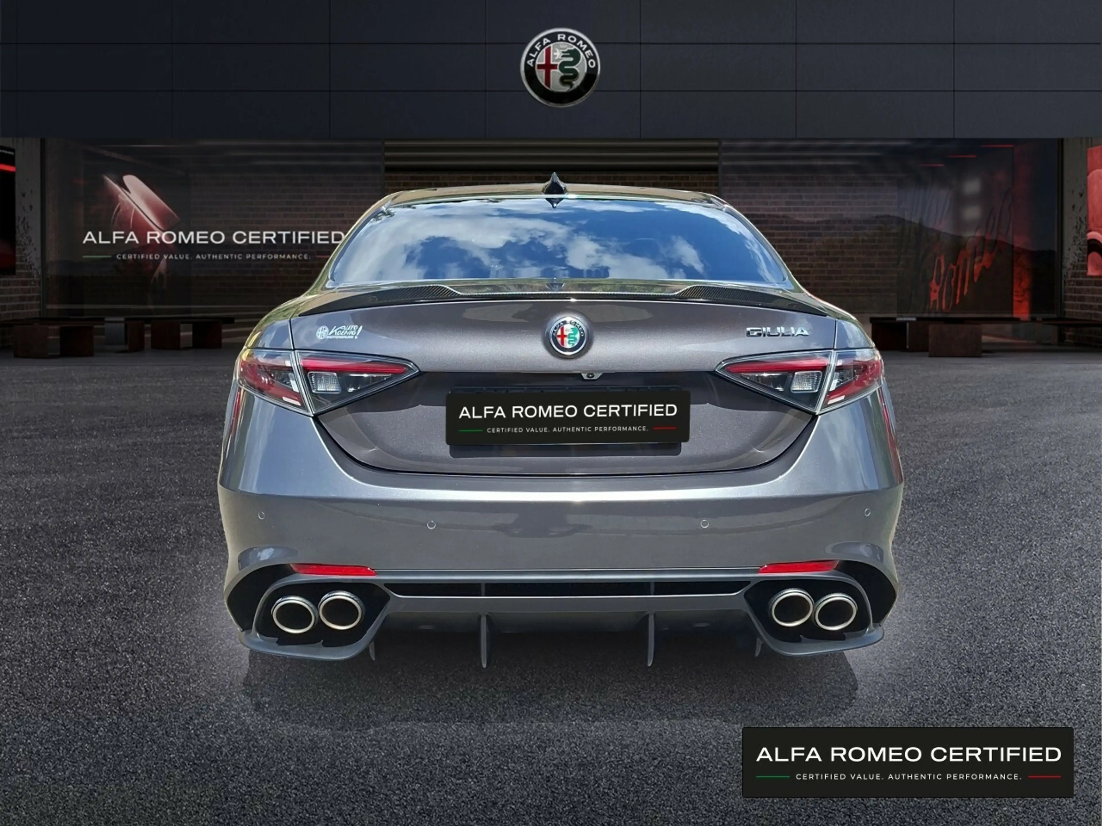 Alfa Romeo Giulia Quadrifoglio MY24 2.9 V6 Bi-Turbo AT8 — photo 5