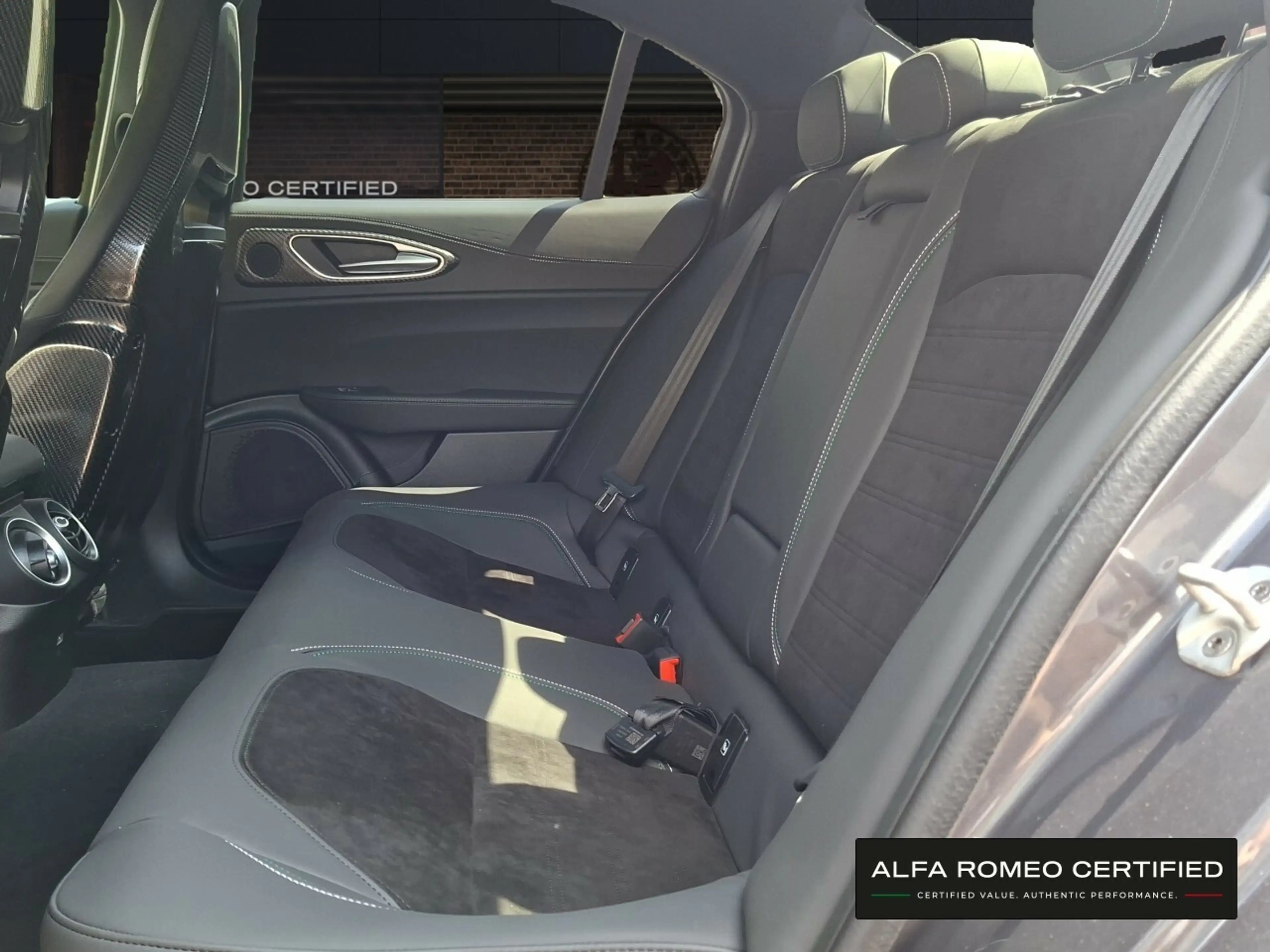 Alfa Romeo Giulia Quadrifoglio MY24 2.9 V6 Bi-Turbo AT8 — photo 12