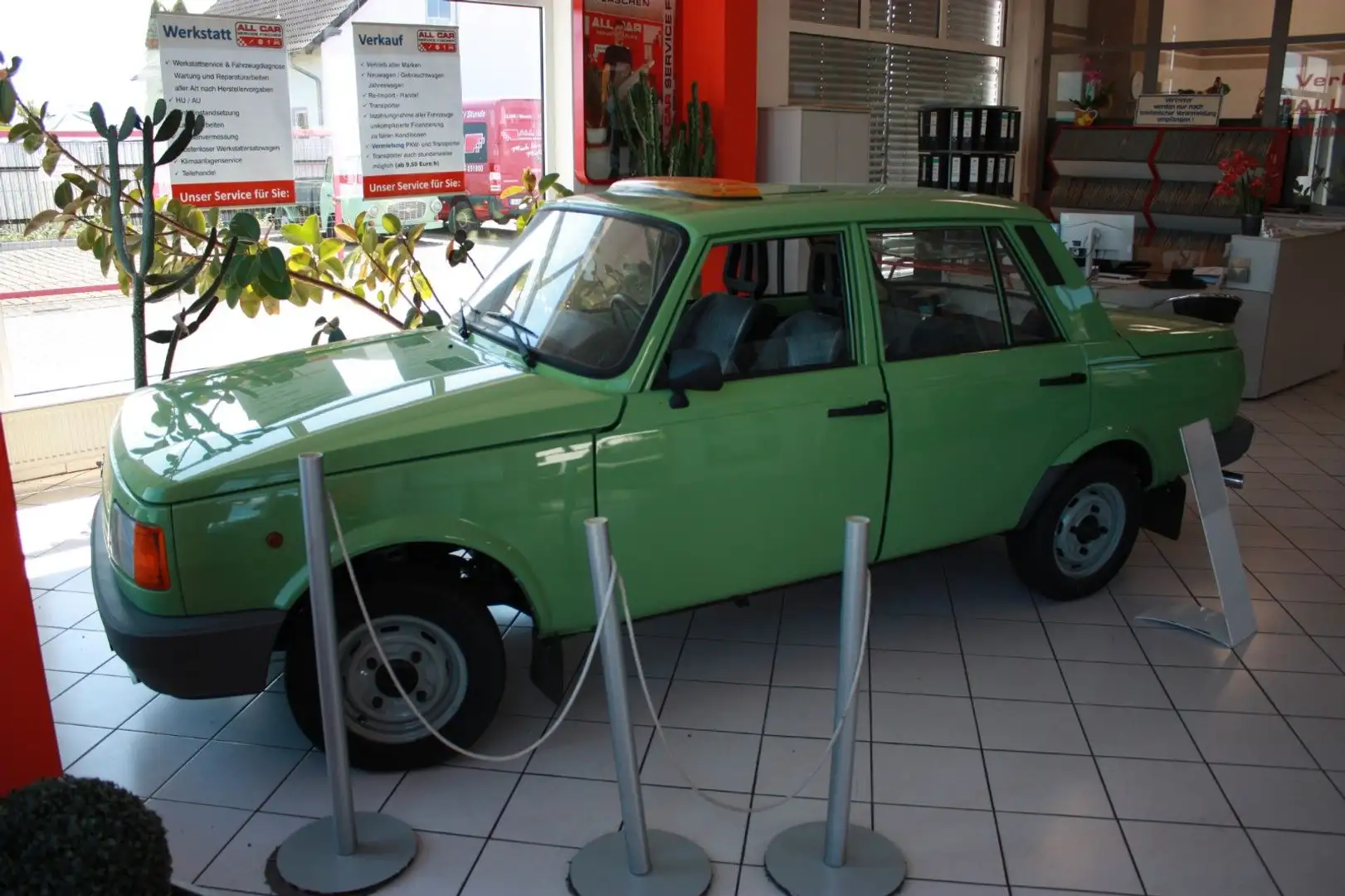 Wartburg 1,3i mit Schiebedach, AHK inkl.Gutachten Grün - 2