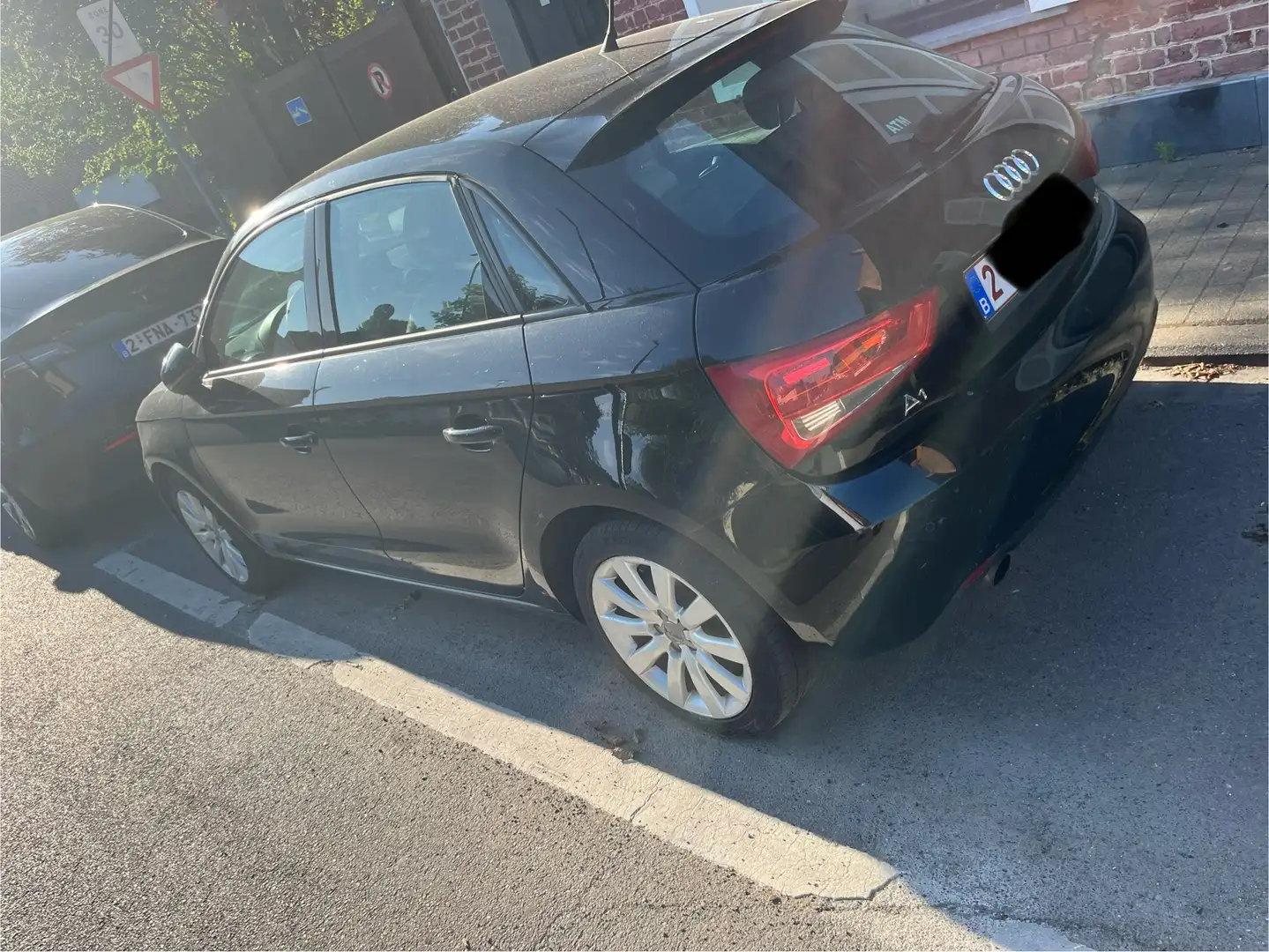Audi A1 Sportback 1.6 TDi Ambition - 1