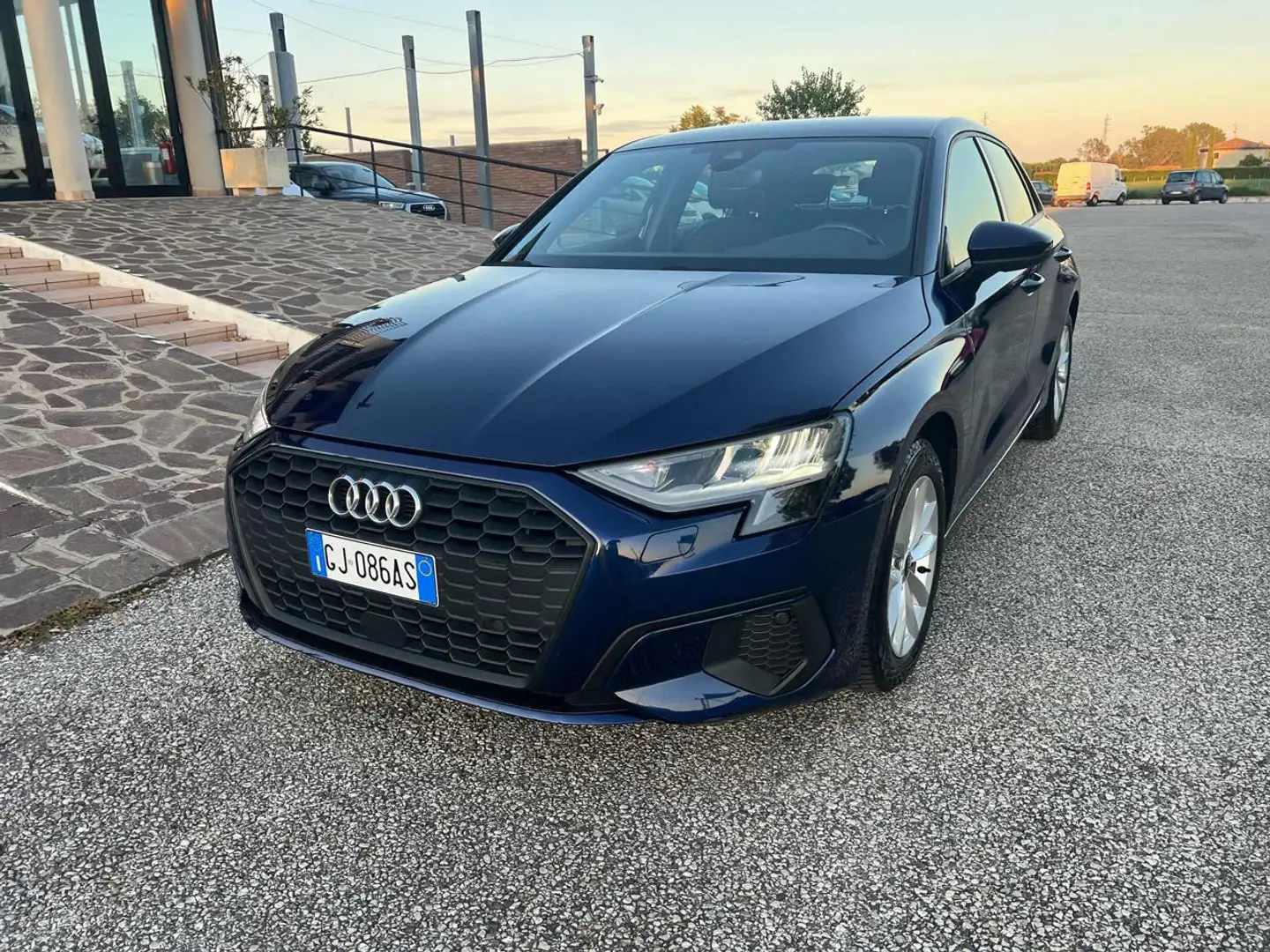 Audi A3 SPB 35 TFSI S tronic Business Blu/Azzurro - 1