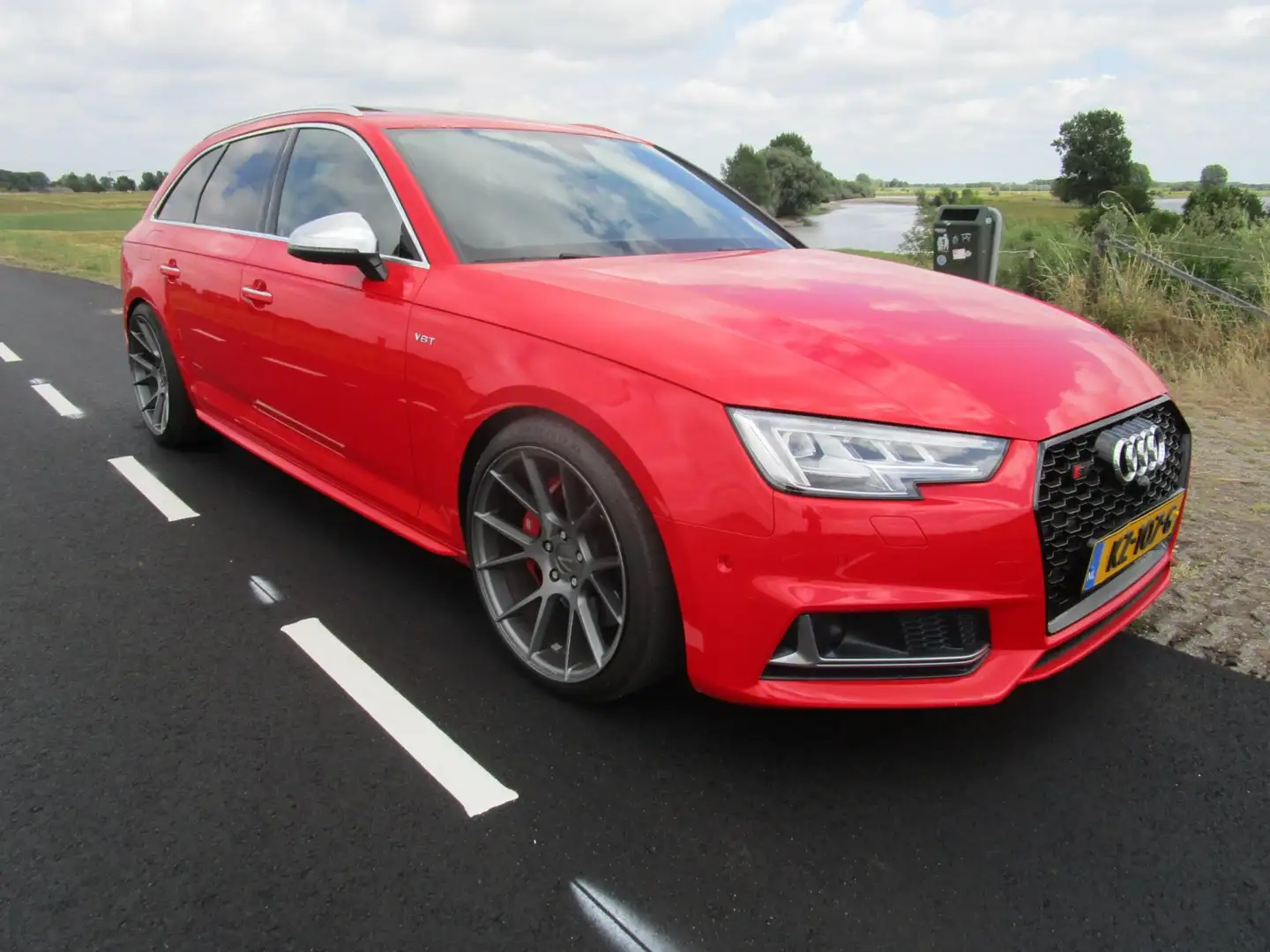 Audi S4 Avant 3.0 TFSI S4 quattro matrix massage cam nieuw Červená - 2