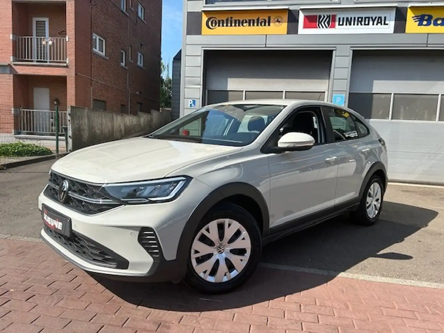 Volkswagen Taigo 1.0 TSI Life OPF Gris - 1