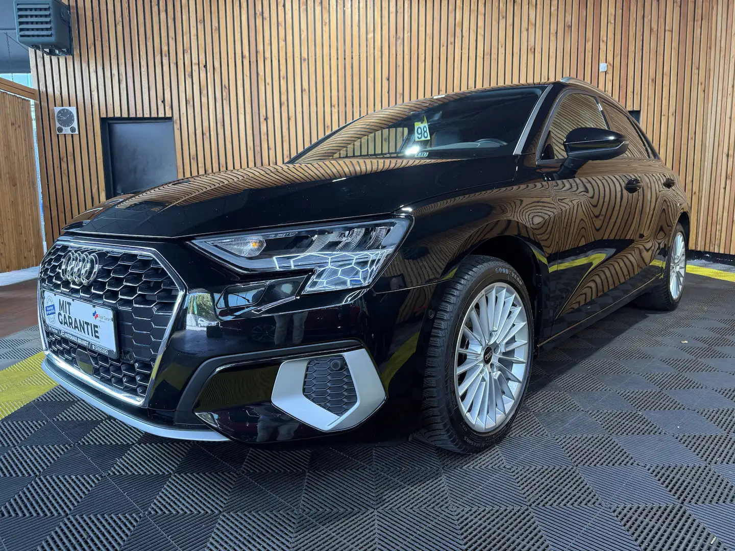 Audi A3 Sportback advanced TFSI *Navi*LED*Kam*Virtual Schwarz - 1