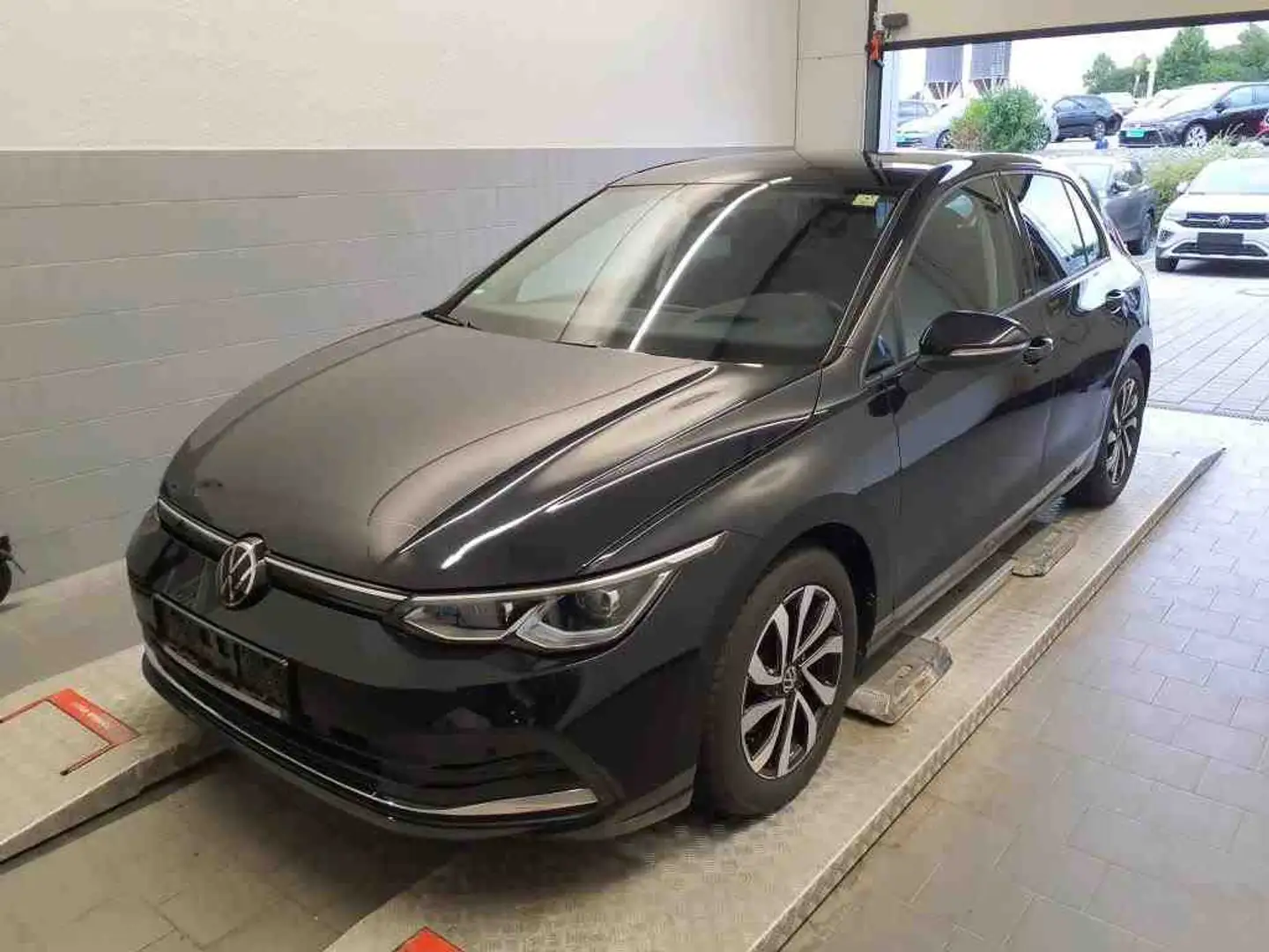 Volkswagen Golf 2.0 TDI DSG ACTIVE PANO HuD AHK KAMERA Schwarz - 2