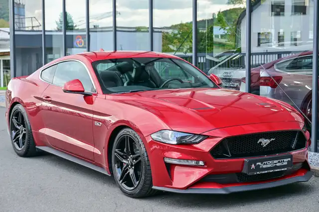 Ford Mustang view 3