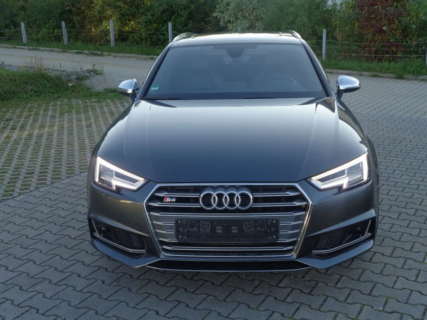 Audi S4 Avant 3.0 TFSI quattro Grau - 2