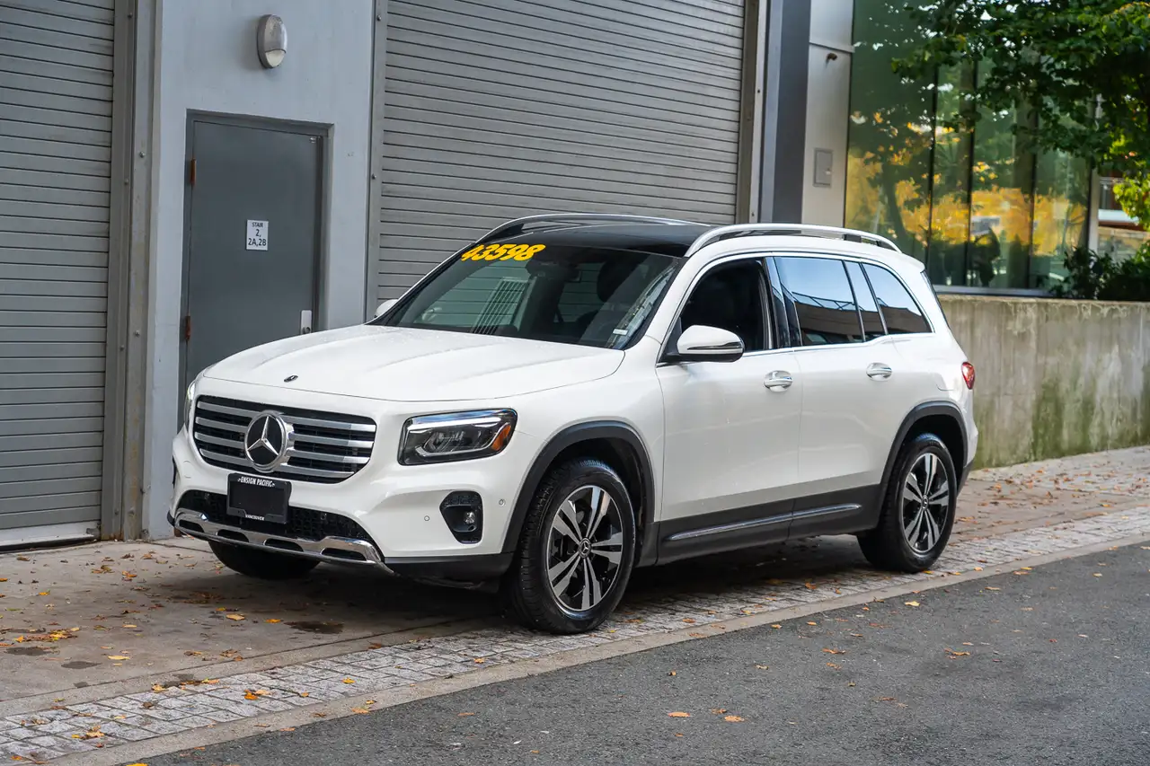 Mercedes-Benz GLB снимка Mercedes-Benz GLB