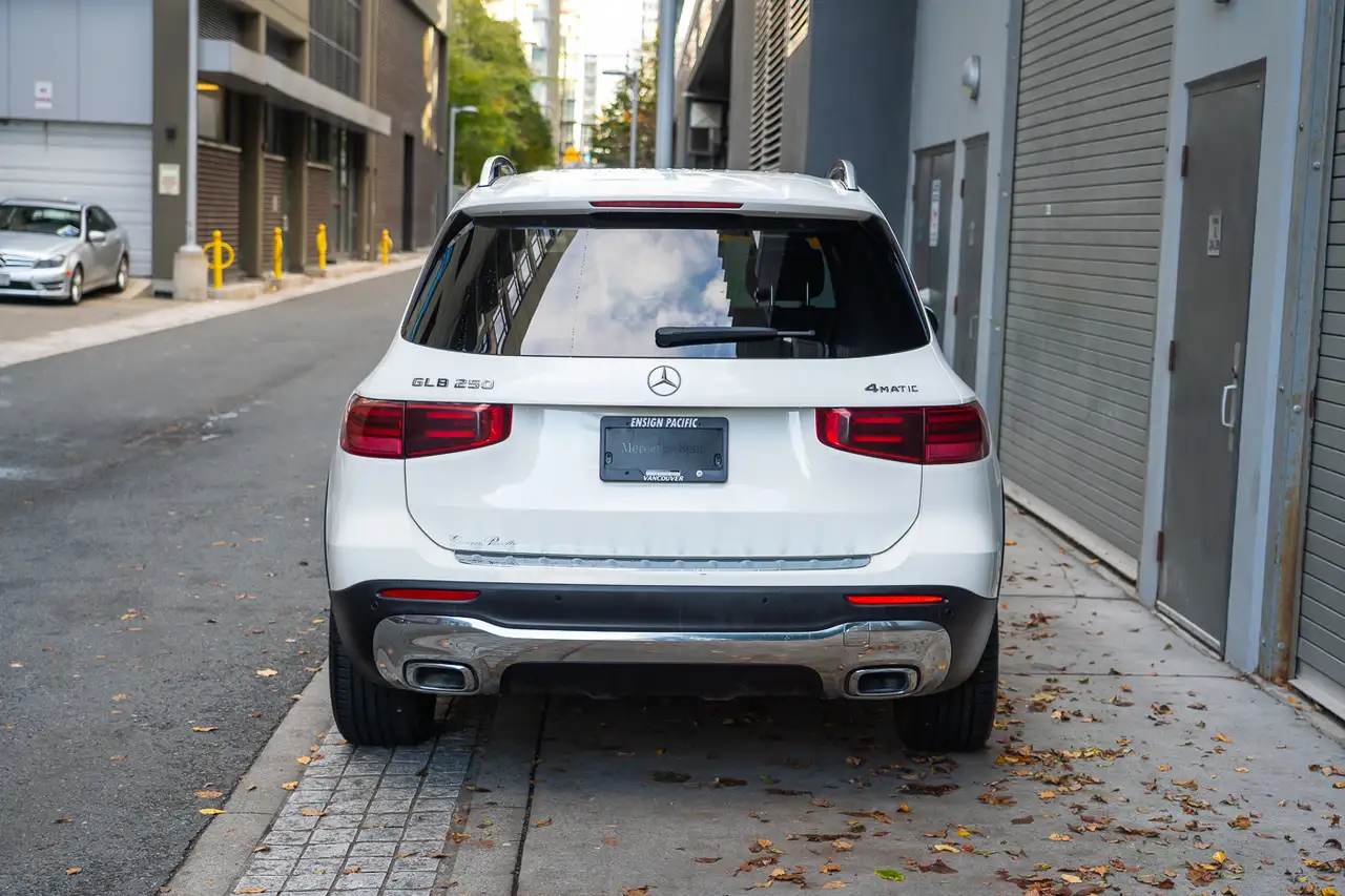 Mercedes-Benz GLB снимка Mercedes-Benz GLB