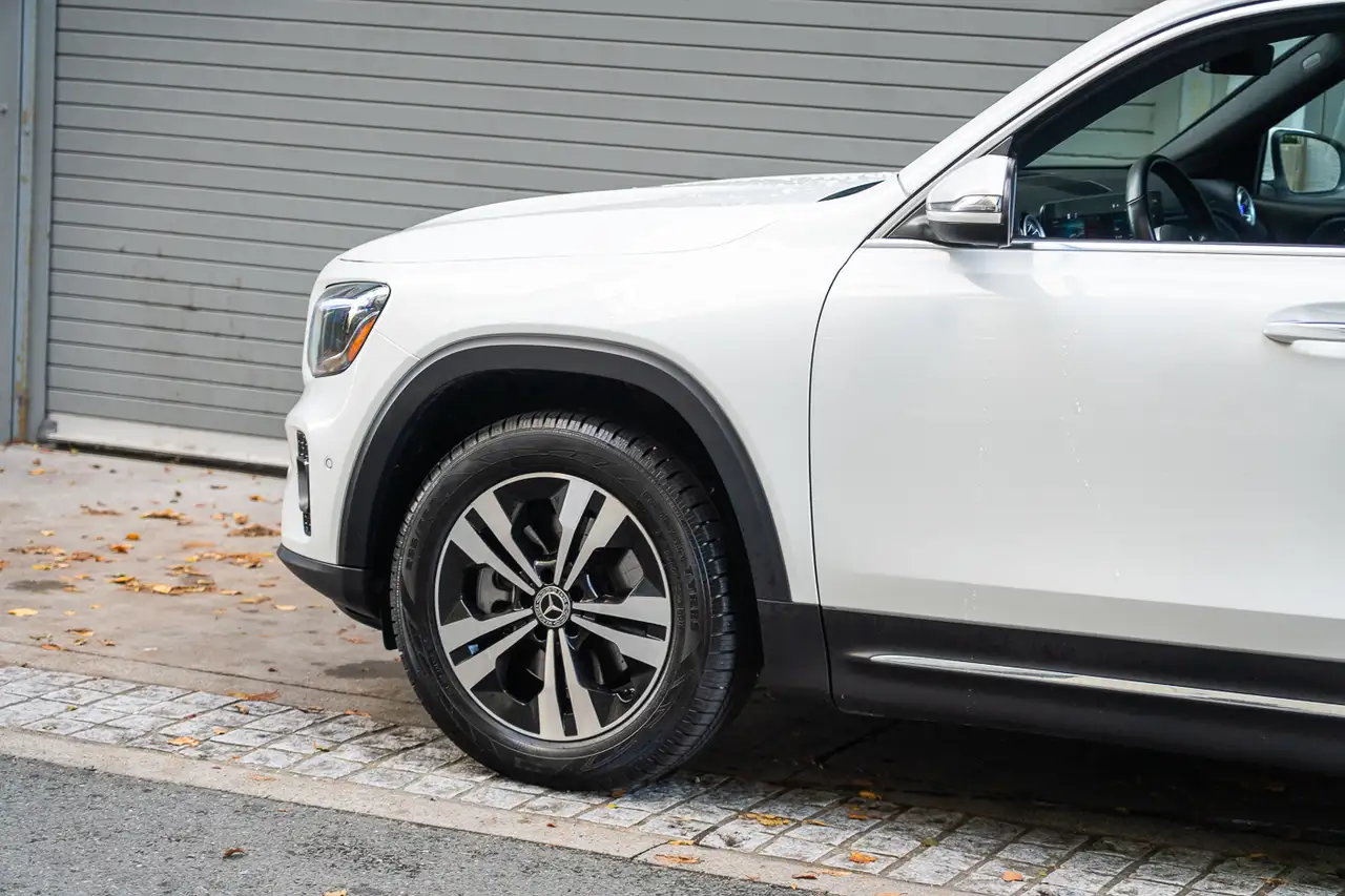 Mercedes-Benz GLB снимка Mercedes-Benz GLB