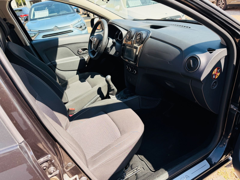 Dacia Sandero aus 1 Hand + Navi + Klima+PDC — photo 17