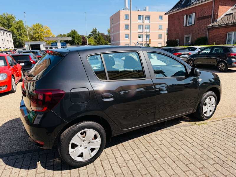 Dacia Sandero aus 1 Hand + Navi + Klima+PDC — photo 8
